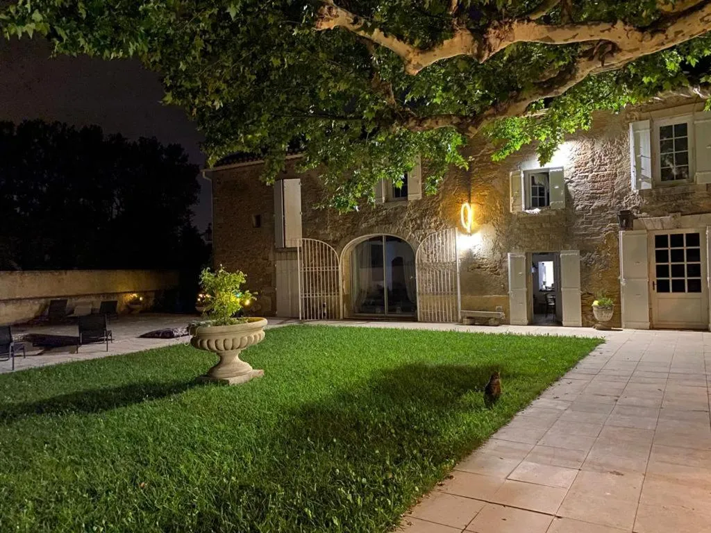 Property building in LE MAS DES FLANERAIES