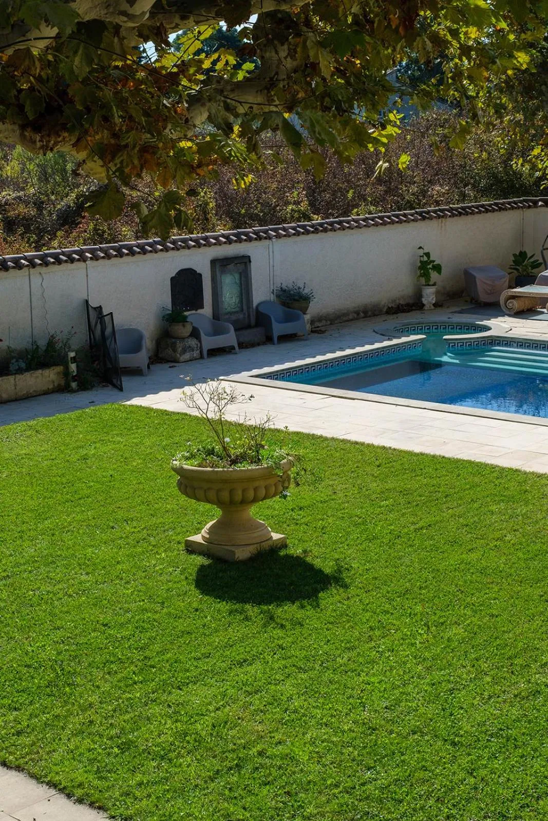 Garden view in LE MAS DES FLANERAIES