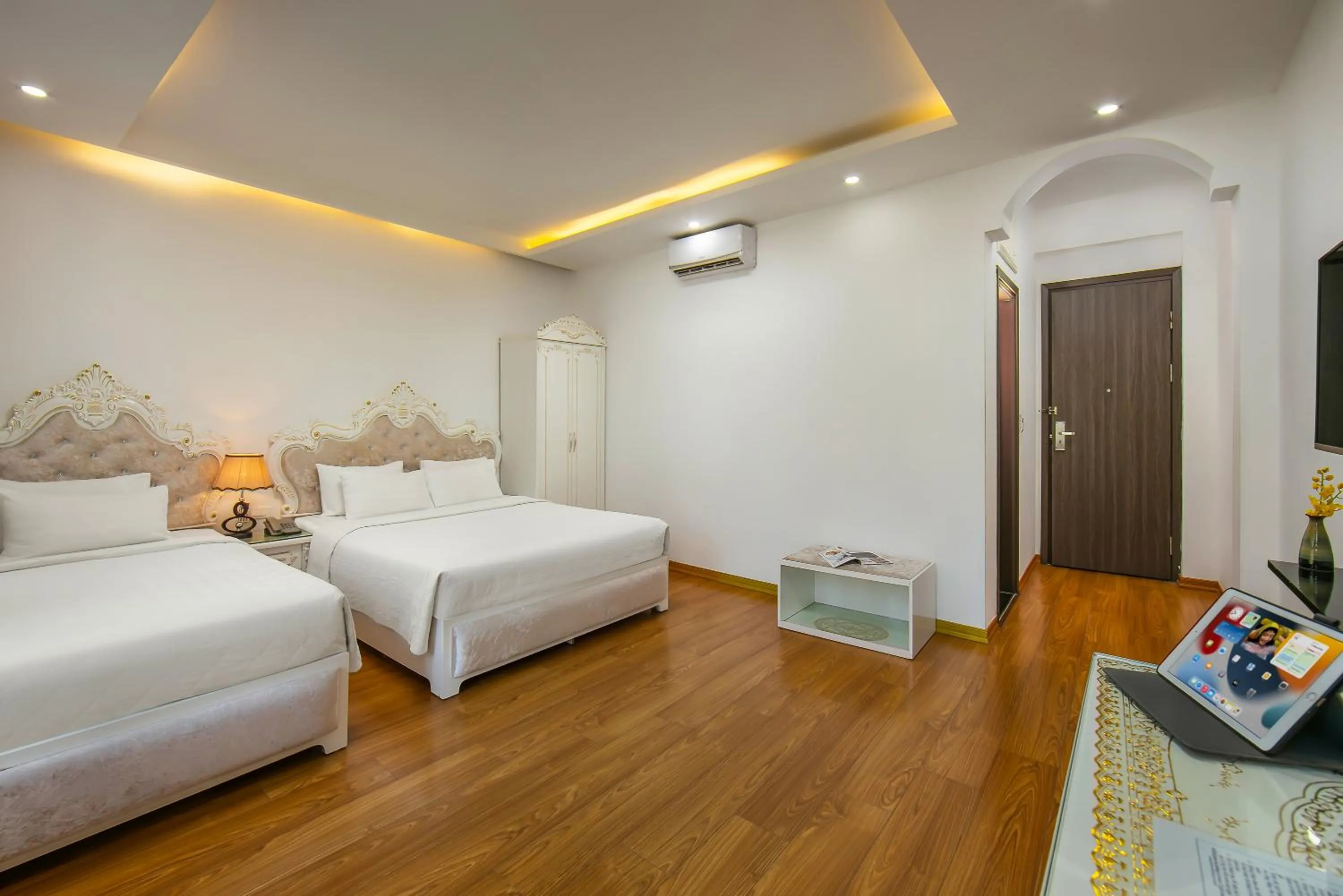 Bedroom, Bed in Hanoi Kingly Hotel