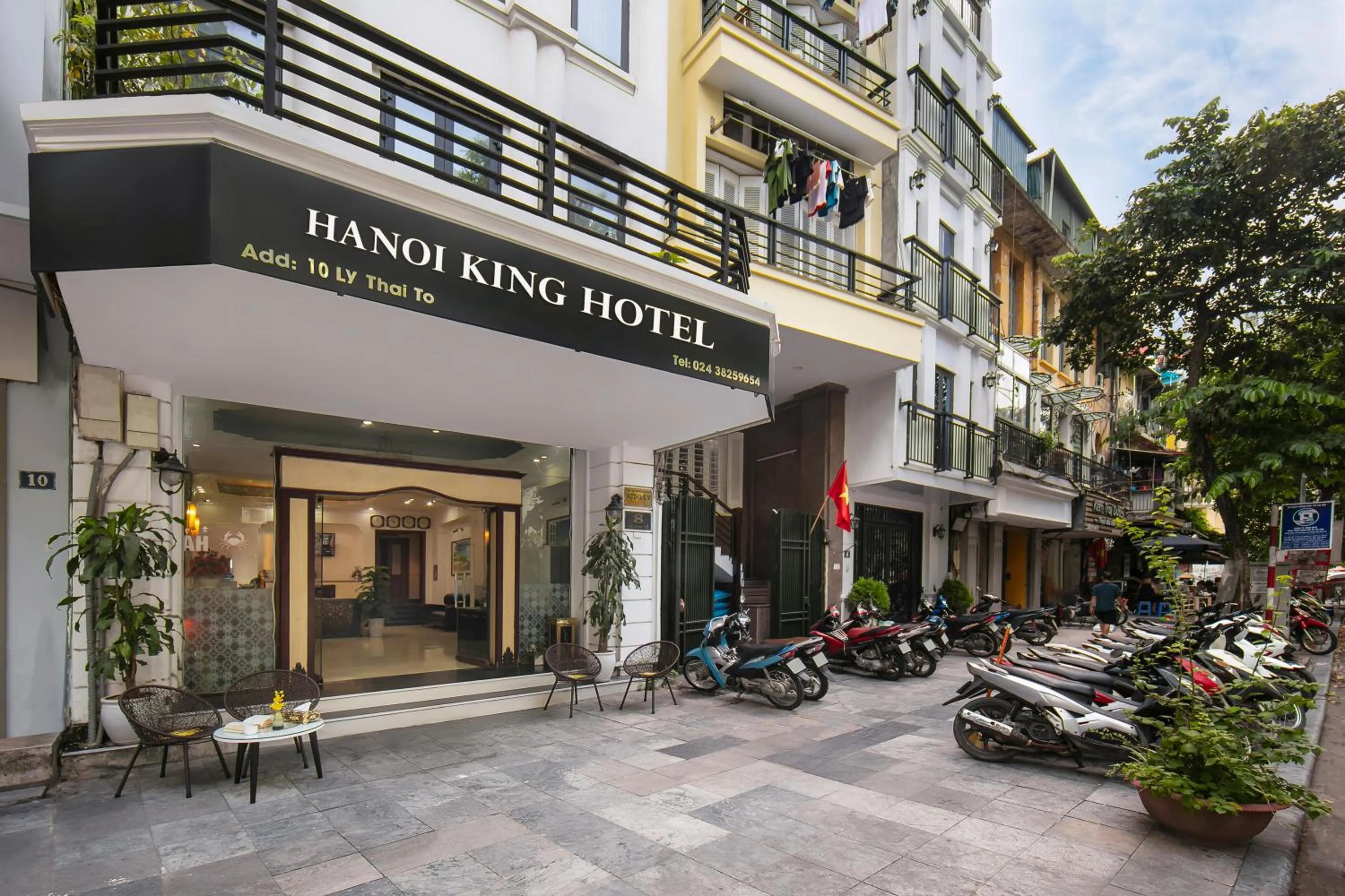 Facade/entrance in Hanoi Kingly Hotel