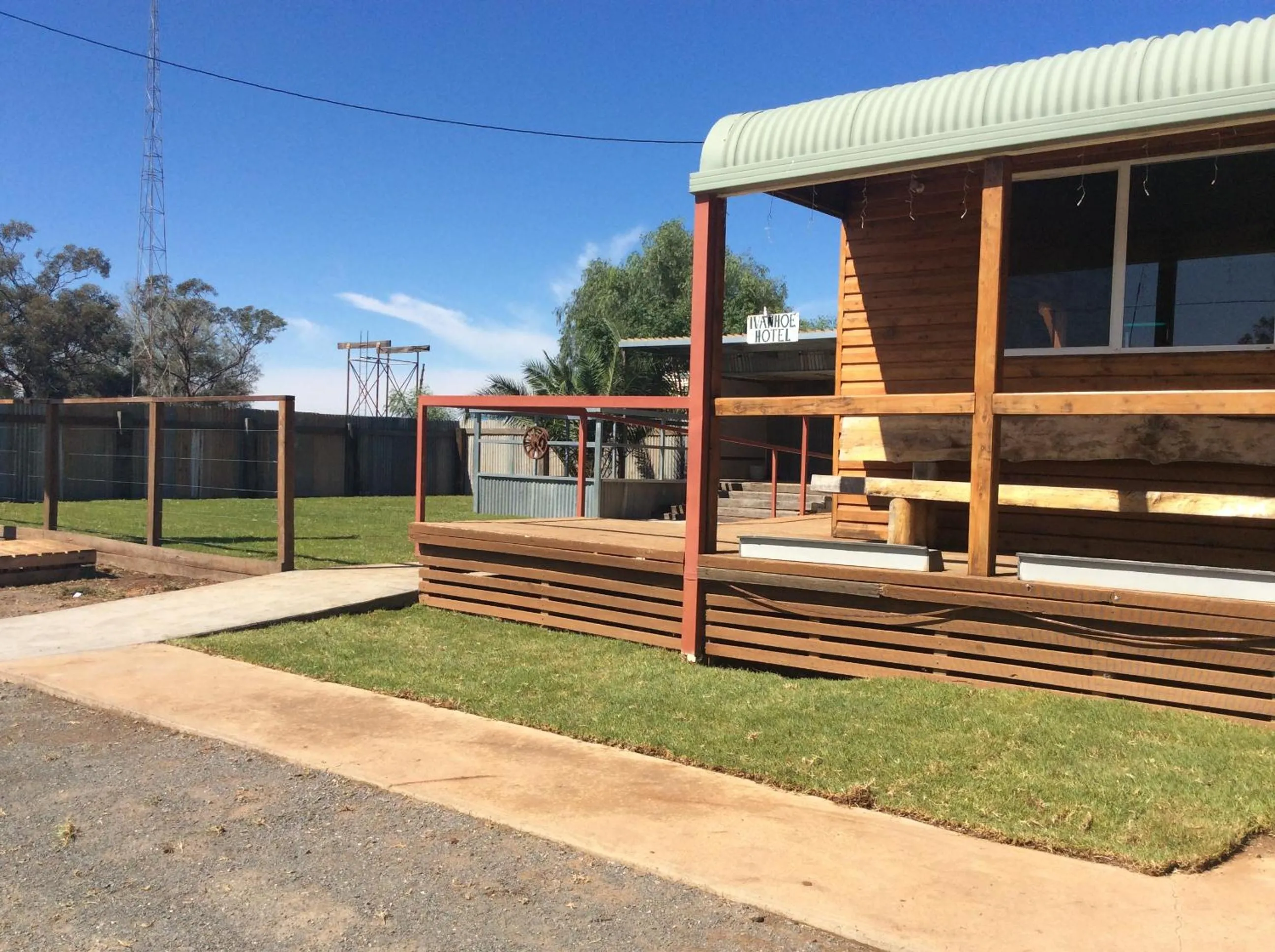 Ivanhoe Hotel Motel
