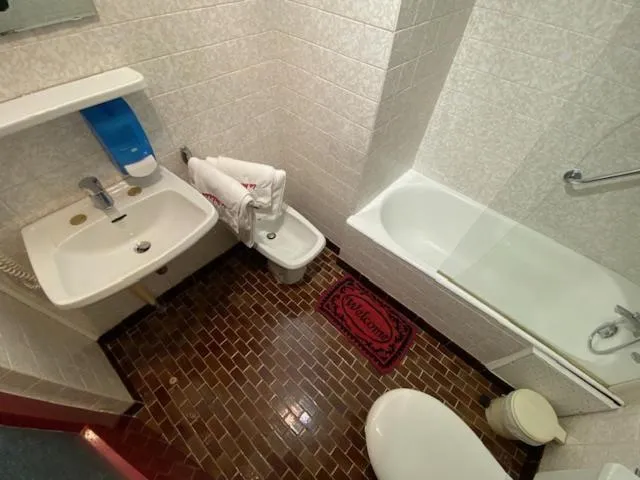 Bathroom in Le Relais de Gascogne