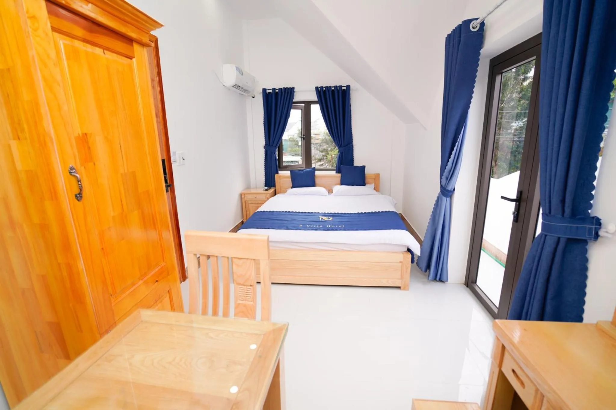 Bed in S Villa Hotel