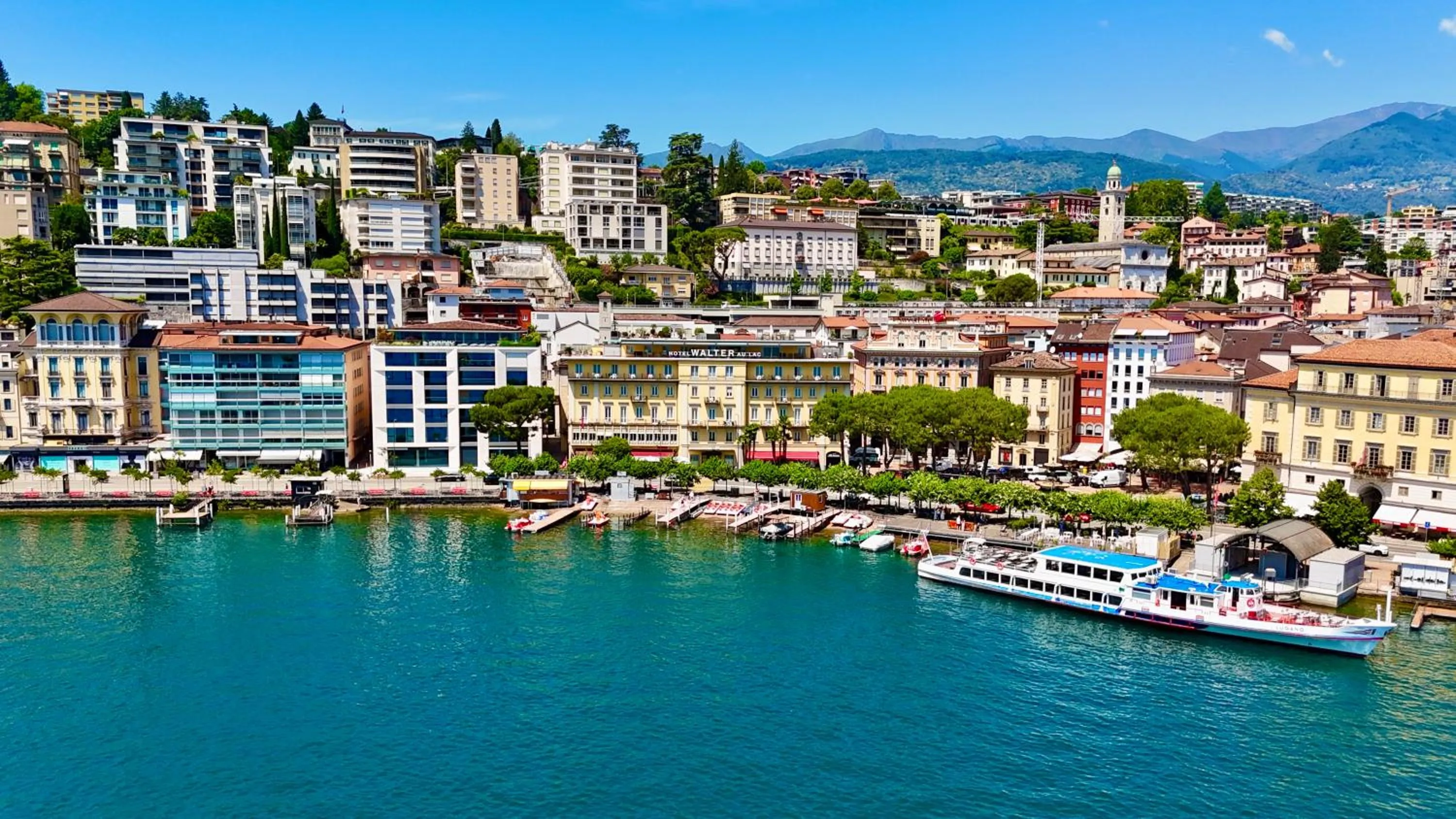 Property building in Hotel Walter Au Lac