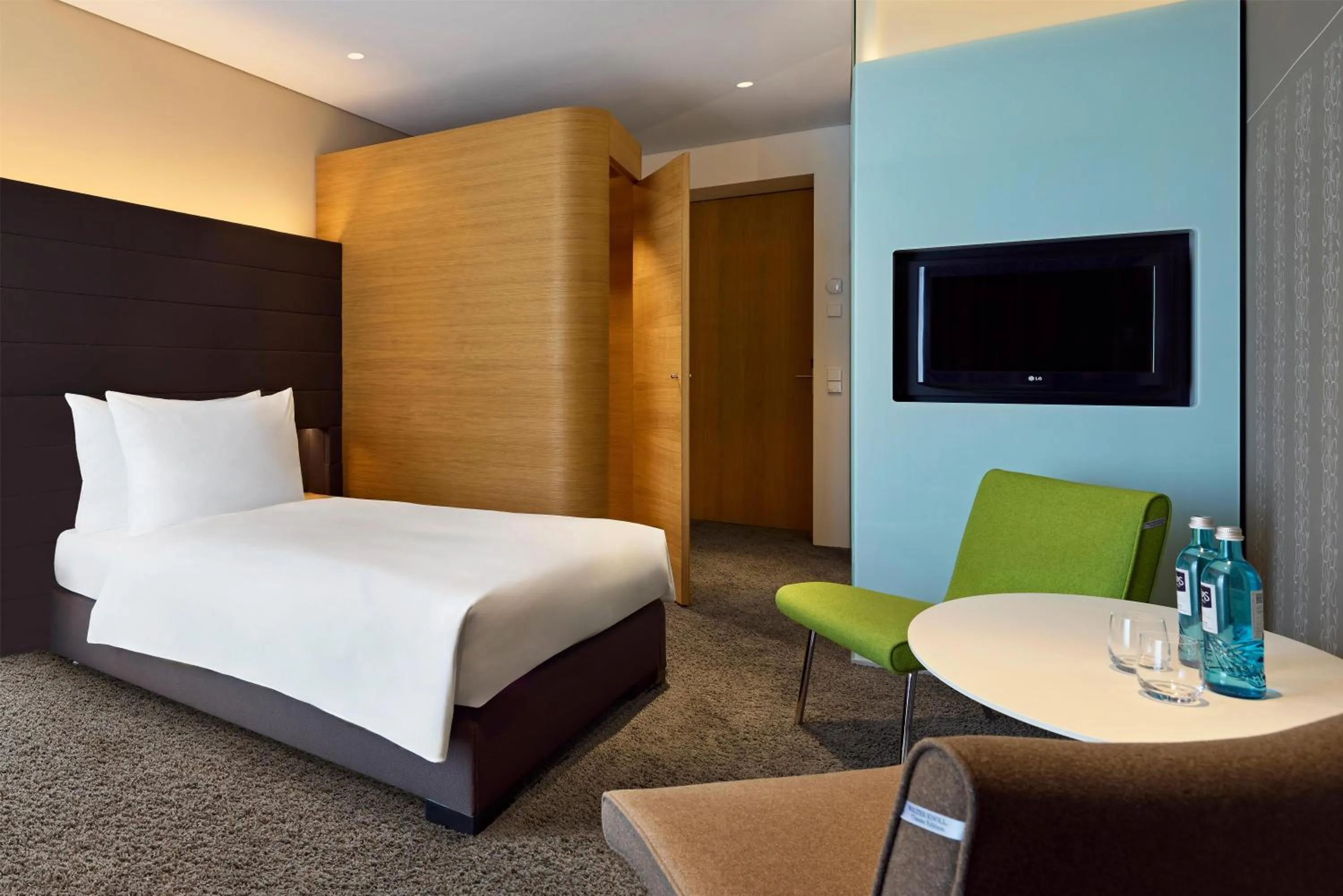 Bedroom, Bed in Dorint Parkhotel Jordanbad