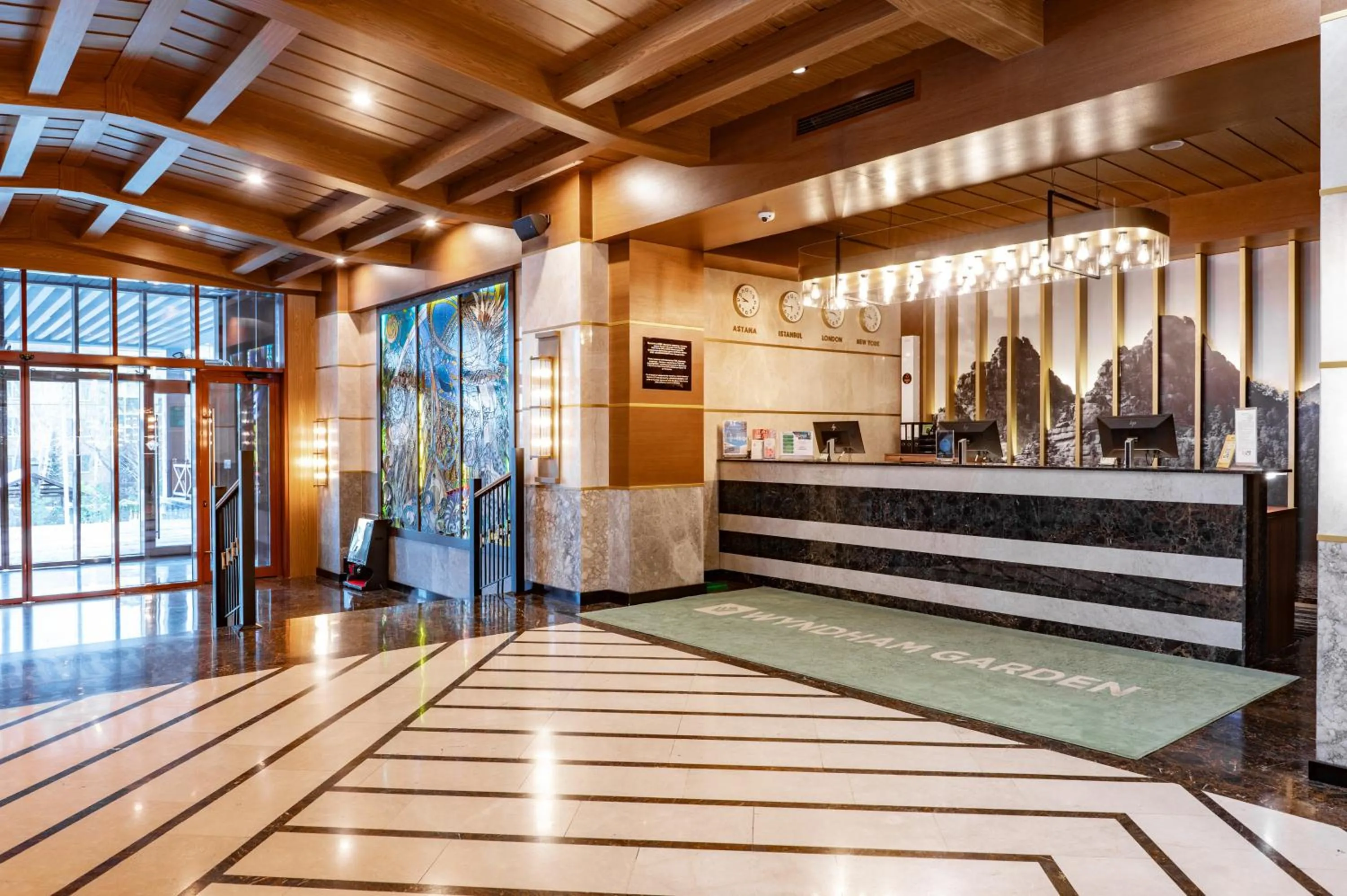 Lobby or reception in Wyndham Garden Burabay