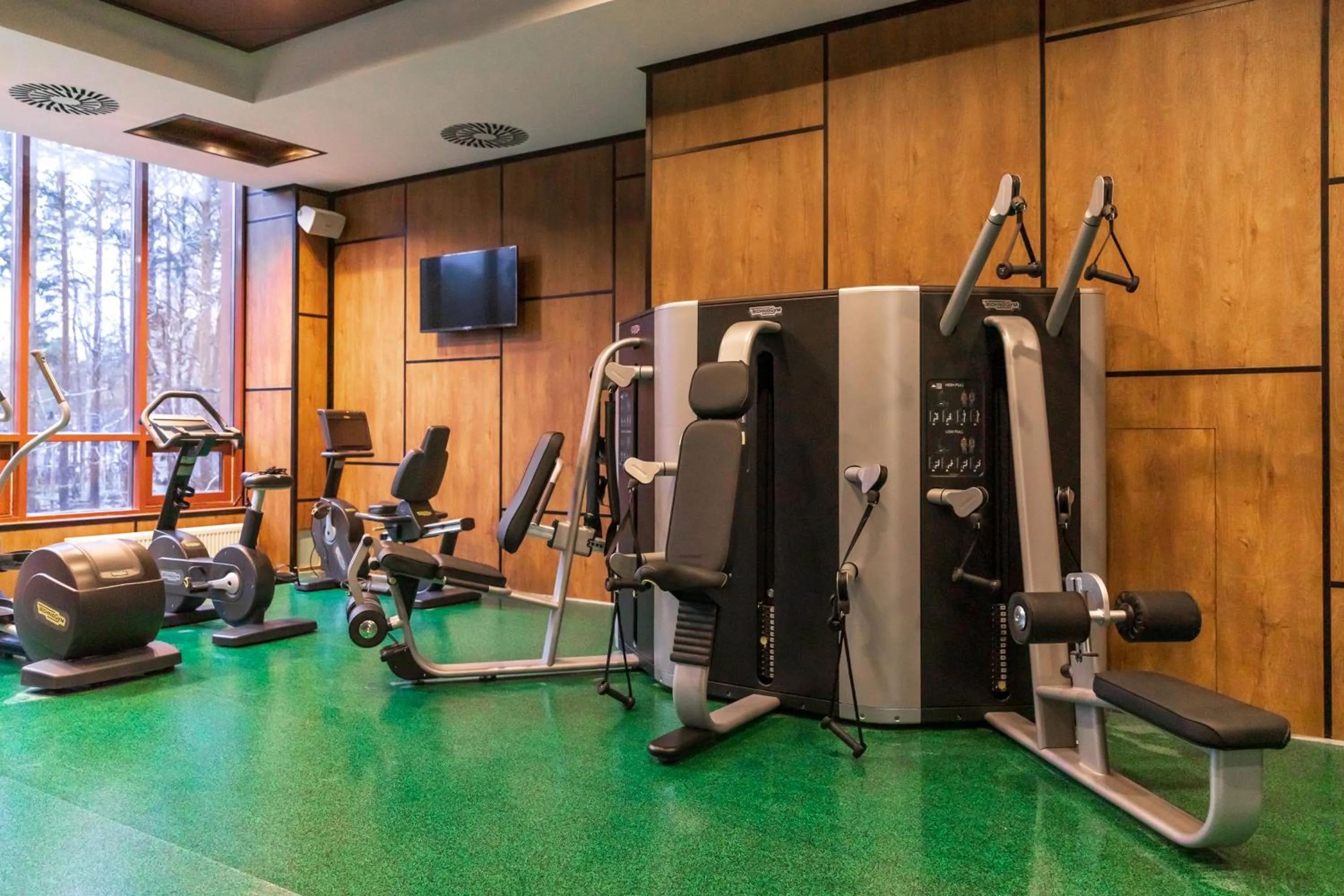 Fitness centre/facilities in Wyndham Garden Burabay