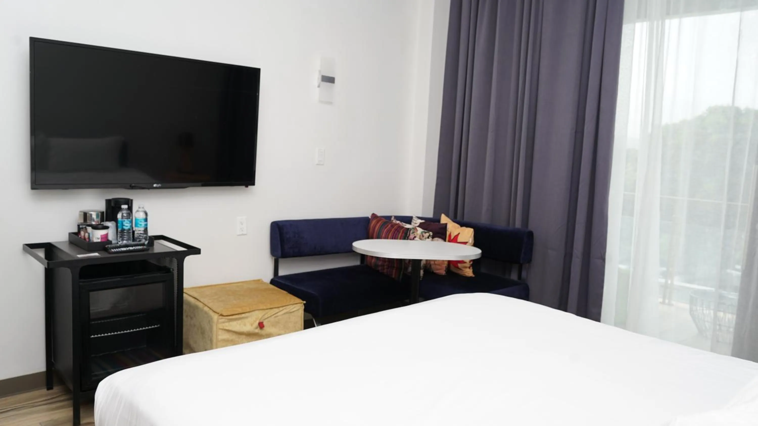 TV and multimedia, Bed in Aloft Ponce Hotel & Casino