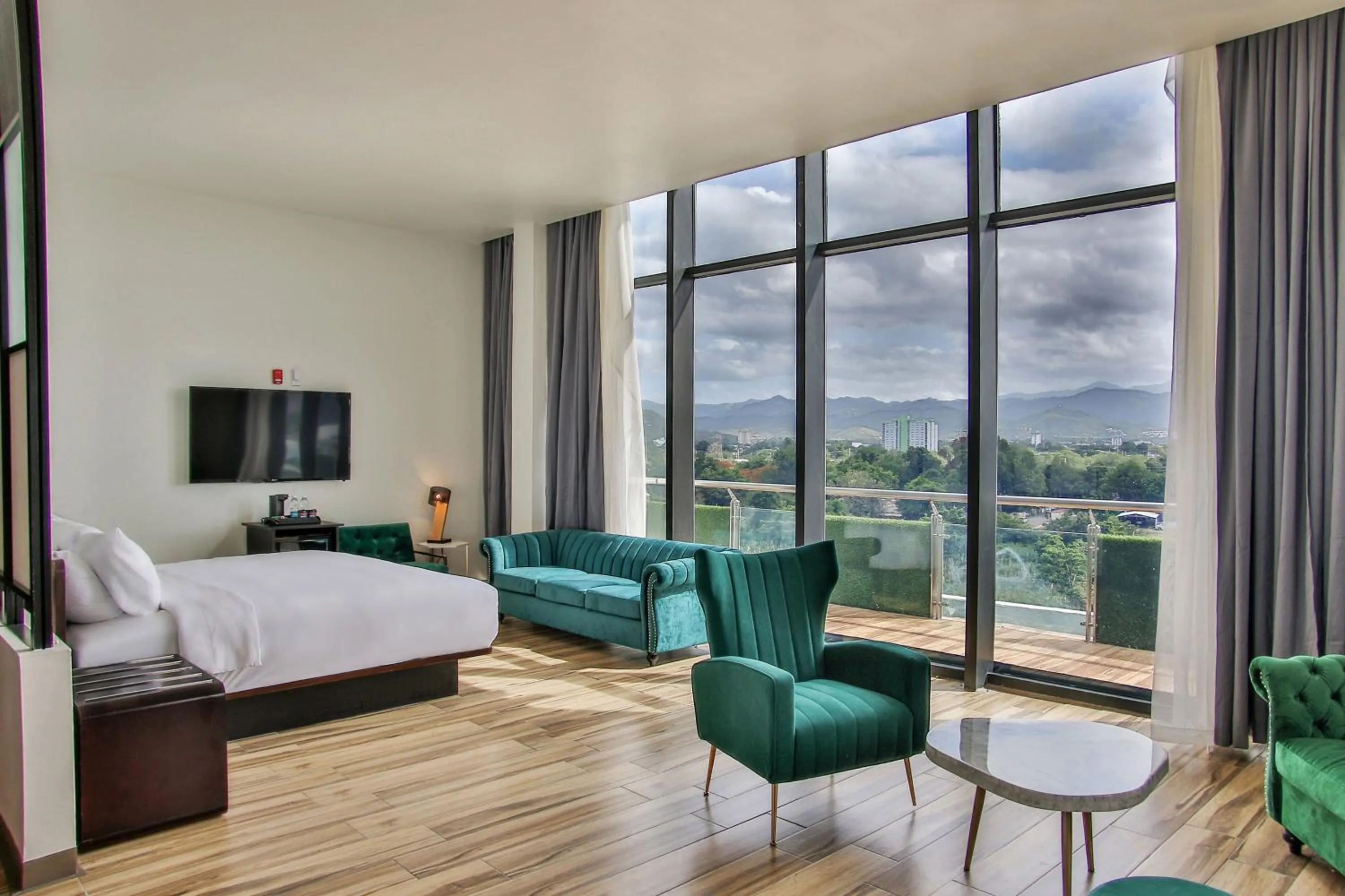 Photo of the whole room, Bed in Aloft Ponce Hotel & Casino