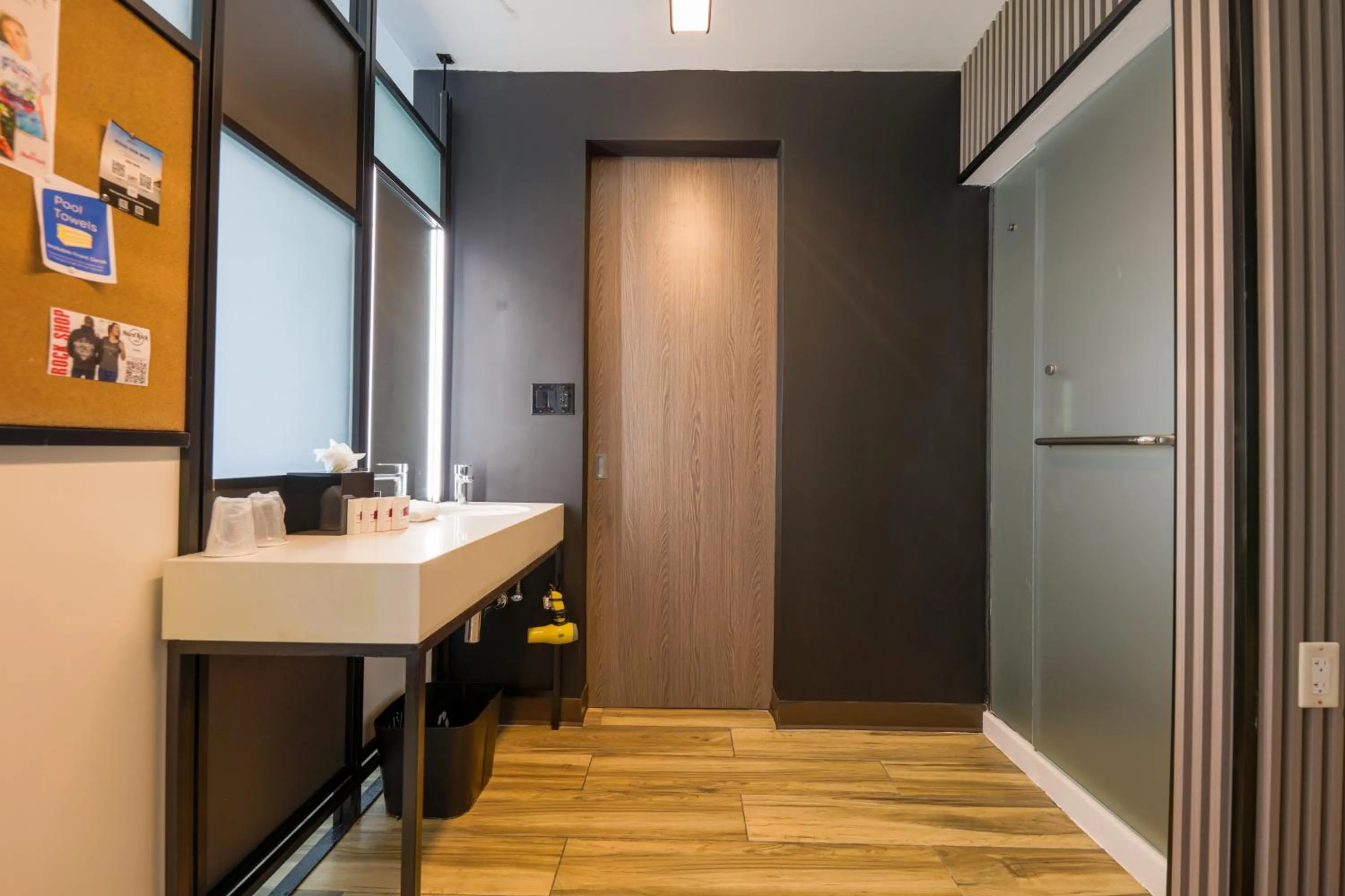 Shower in Aloft Ponce Hotel & Casino