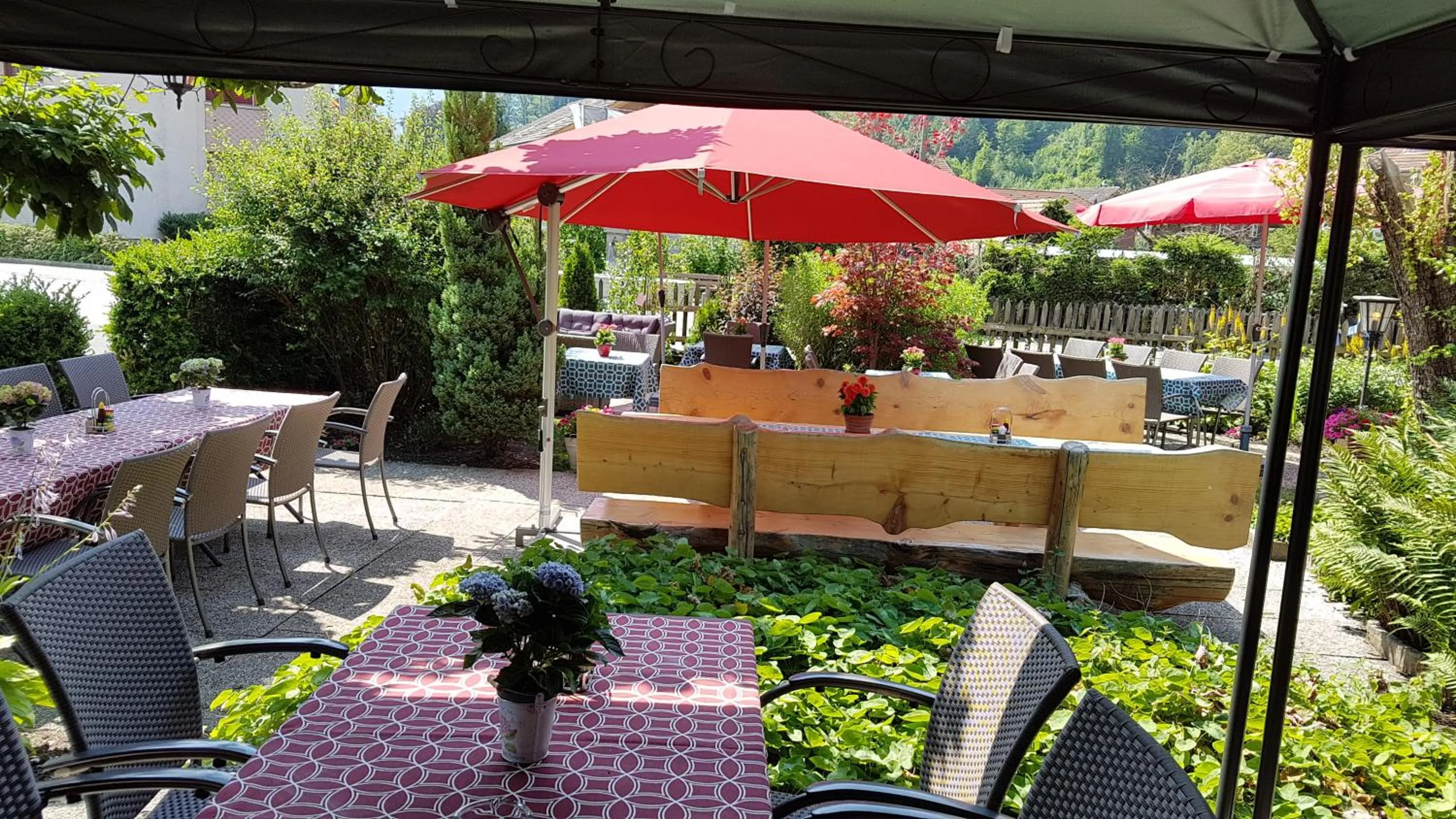 Garden view in Hotel Restaurant Hirschen