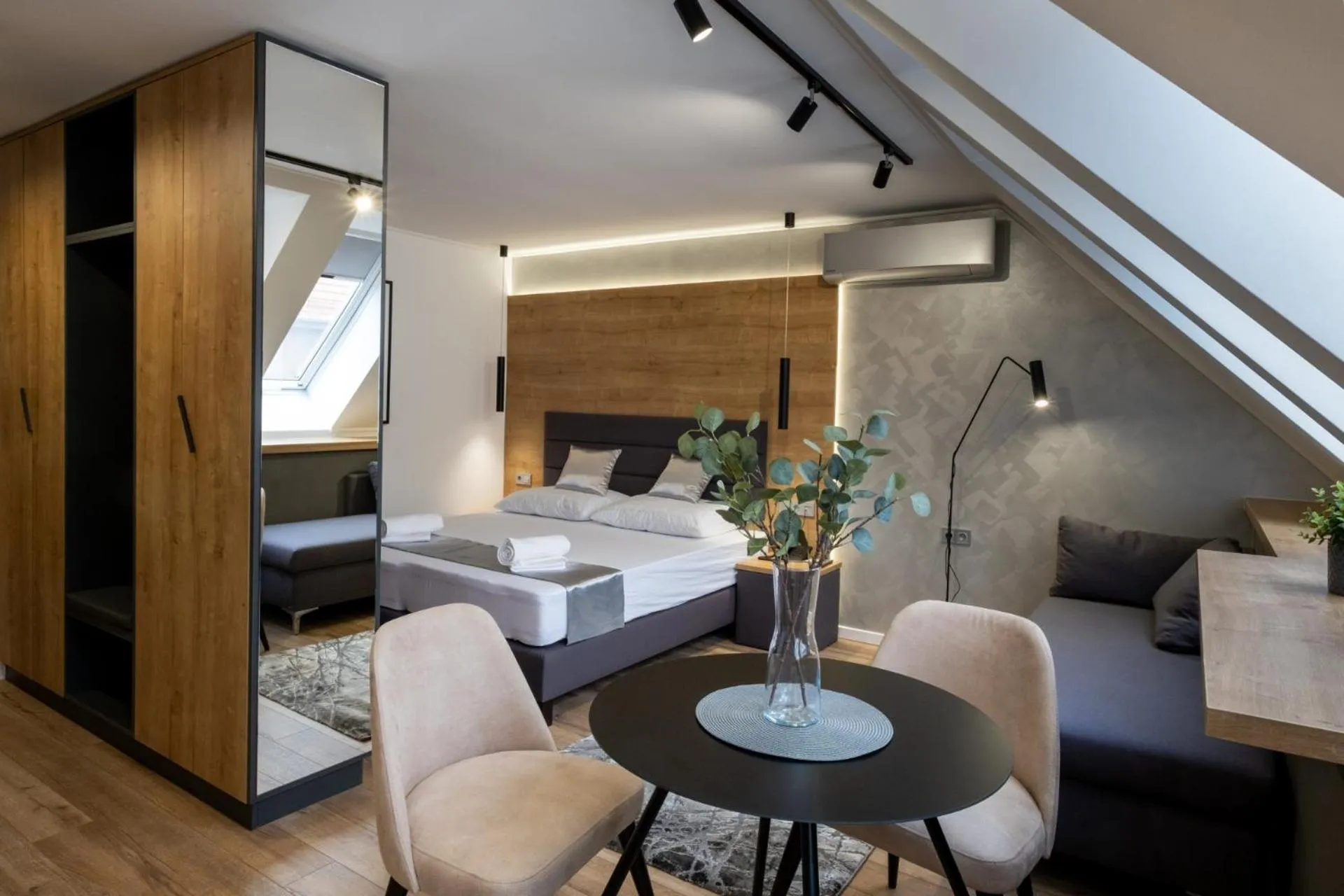 Photo of the whole room, Bed in Minaret Residence & Relax Pécs