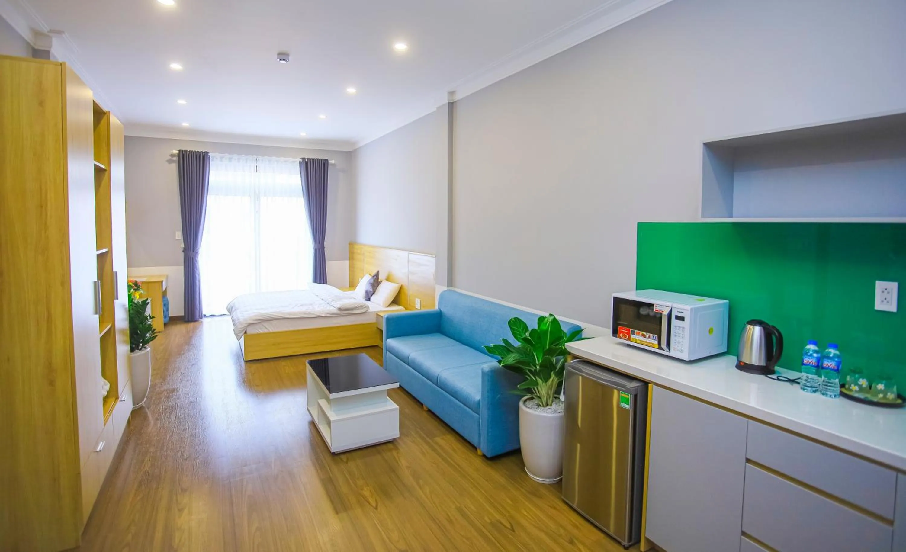 Photo of the whole room in The Lush House