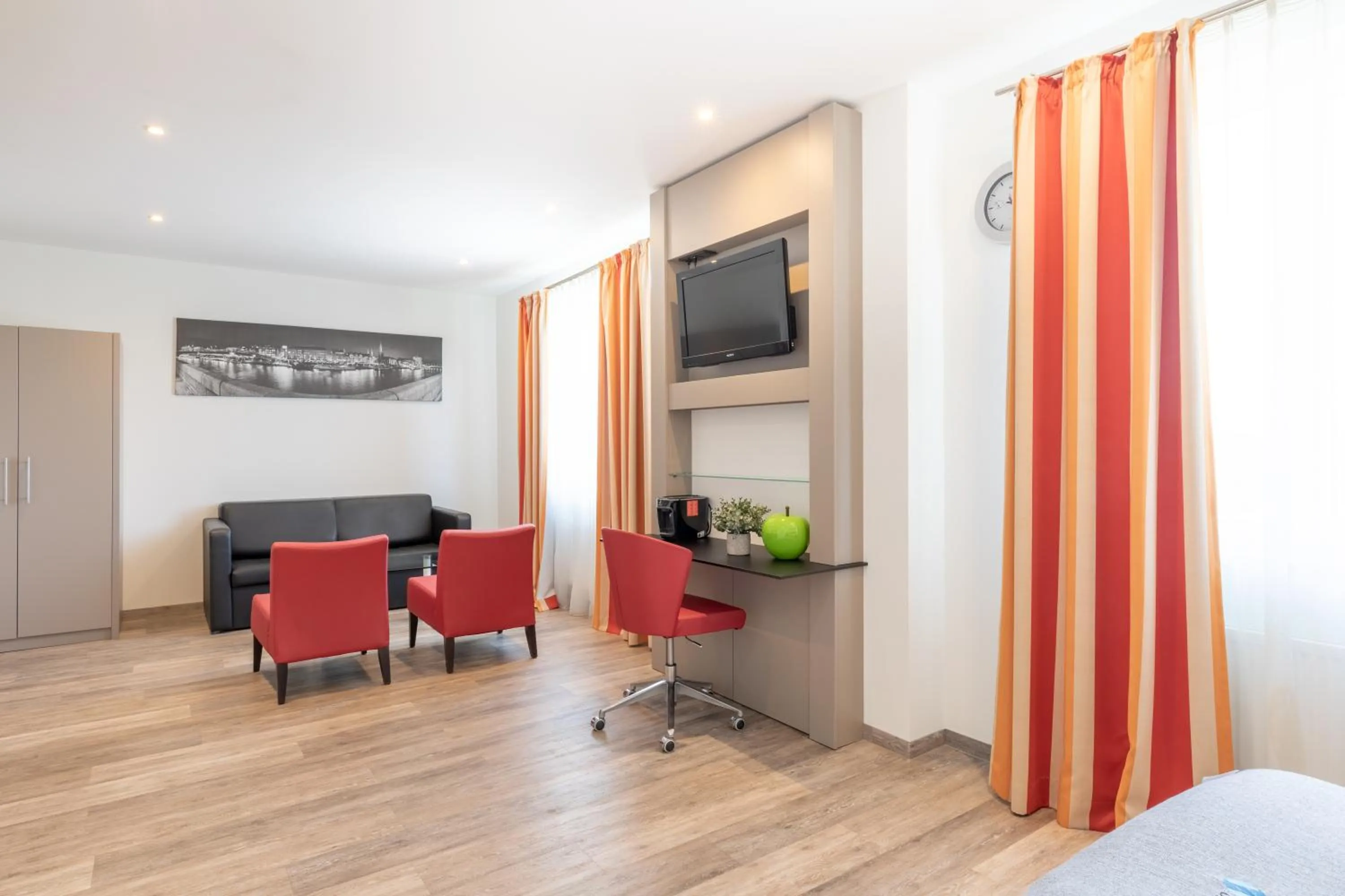 TV and multimedia in Select Hotel A1 Bremen-Stuhr