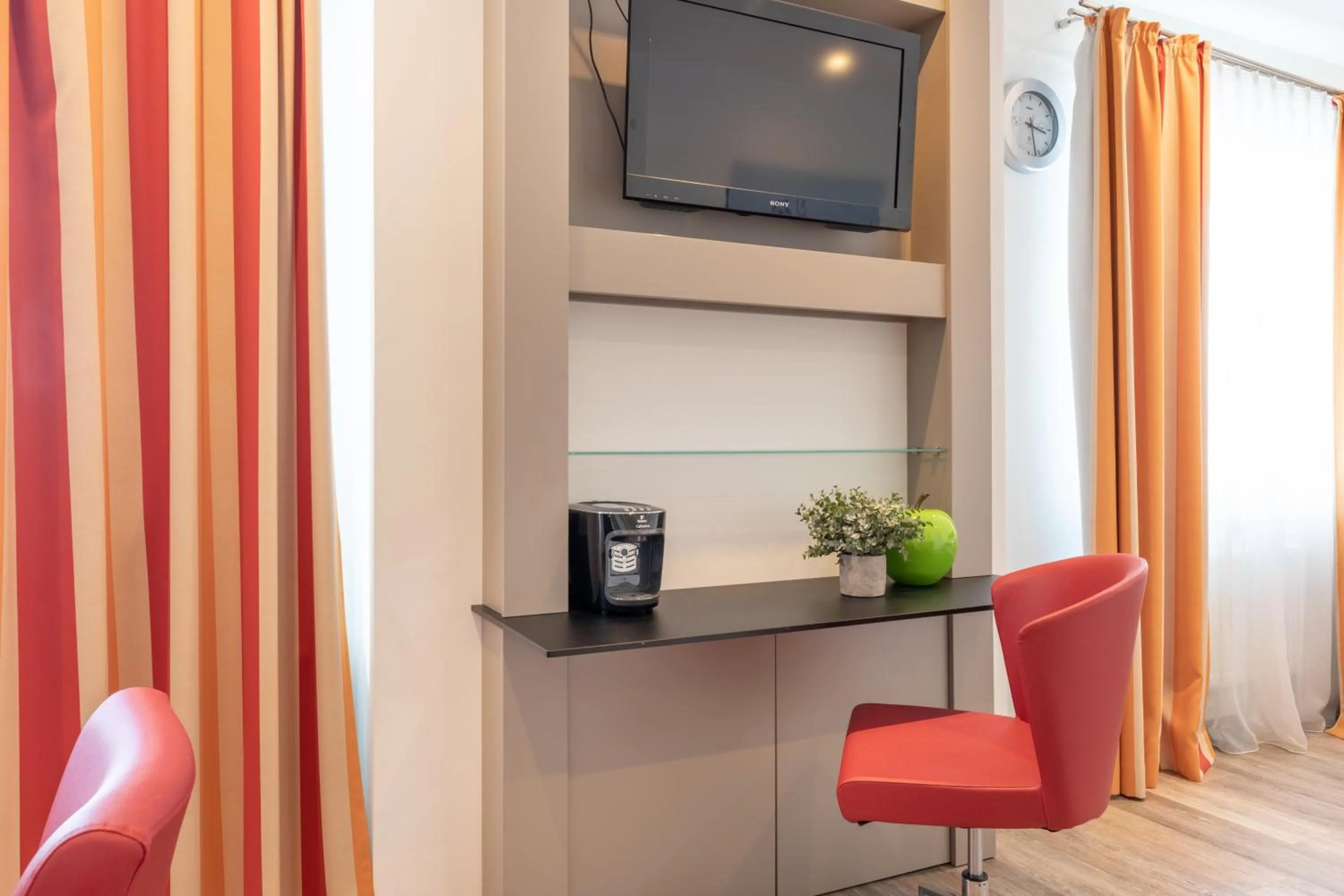 TV and multimedia in Select Hotel A1 Bremen-Stuhr