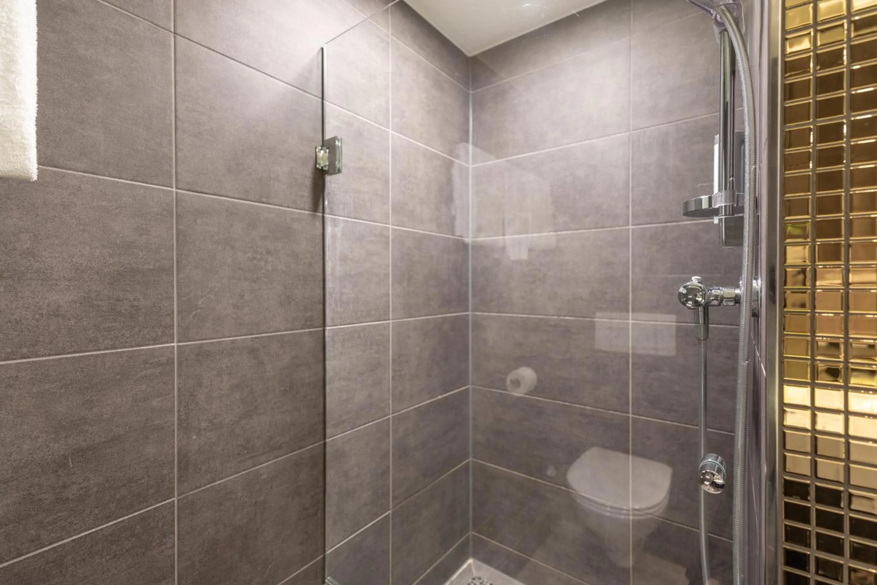 Bathroom in Select Hotel A1 Bremen-Stuhr