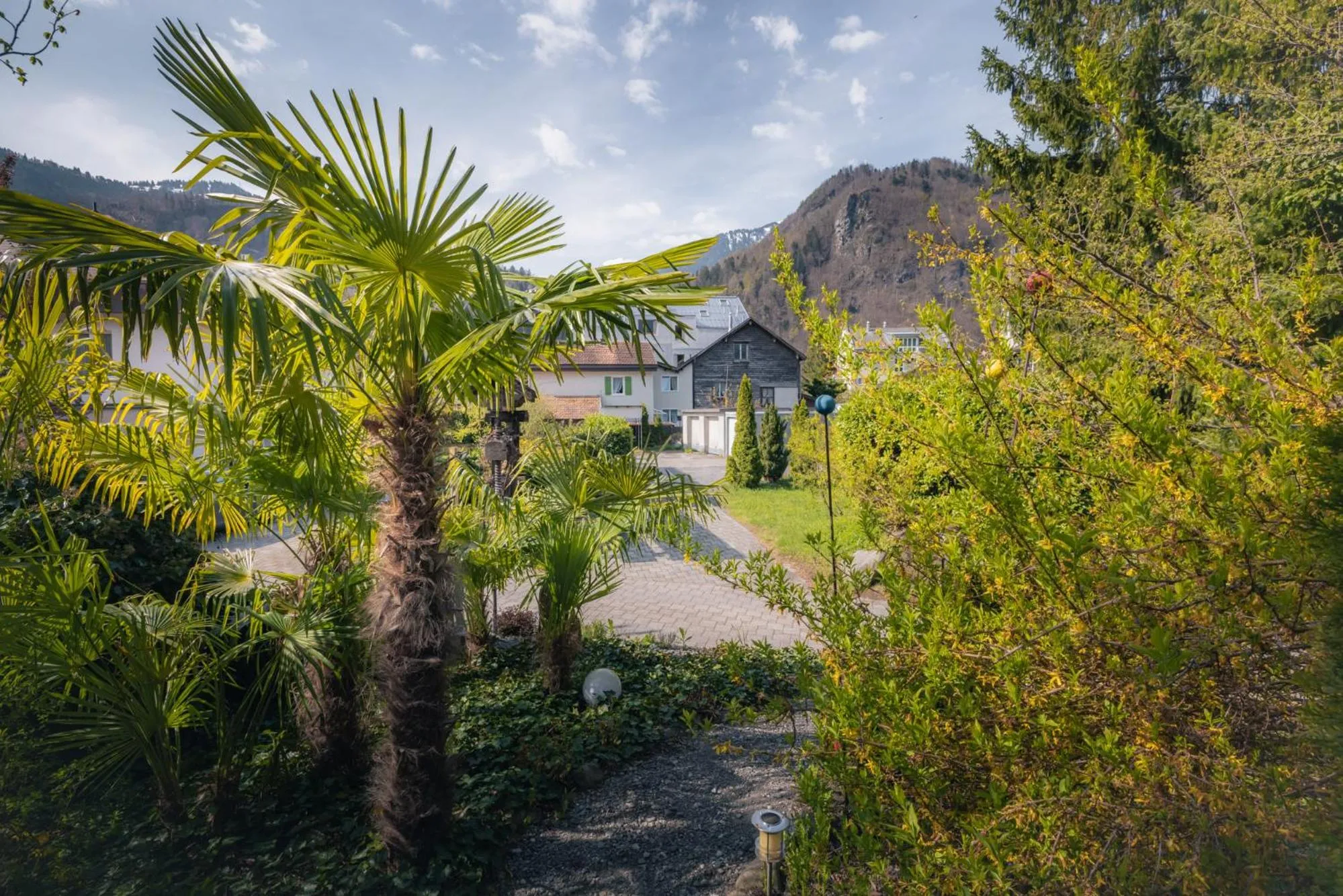 Garden view in Garni Hotel Torkelbündte