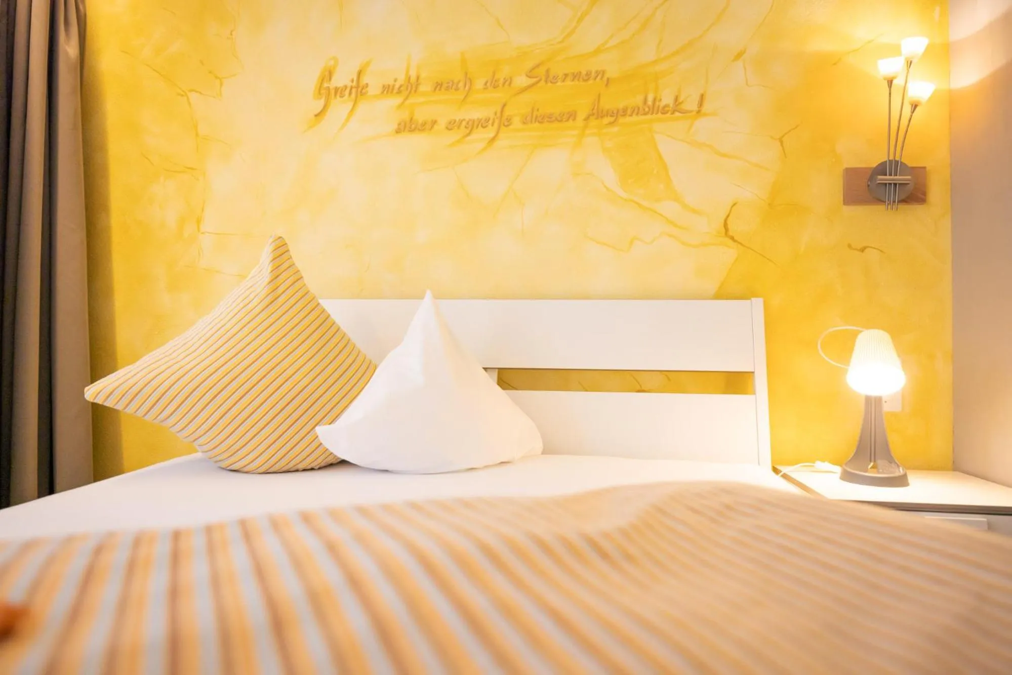 Bed in Garni Hotel Torkelbündte