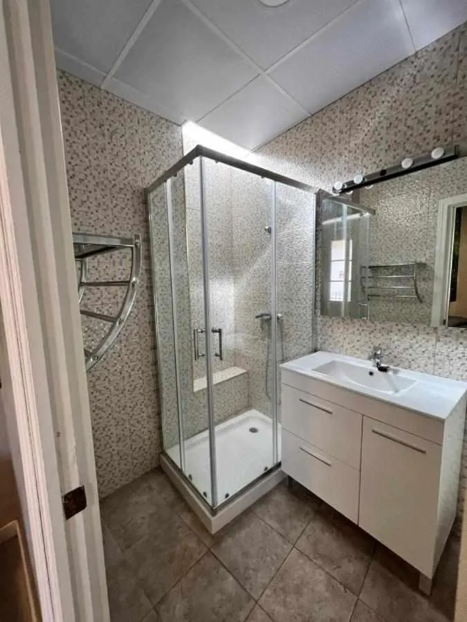 Shower in Hostal Viena Plaza Nueva