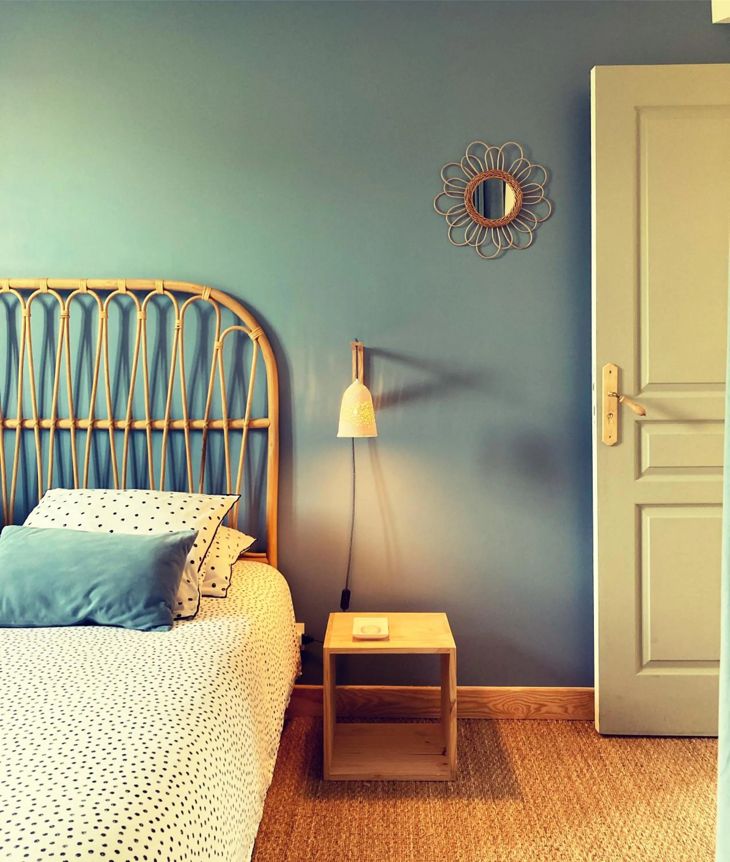 Photo of the whole room in Léhontine