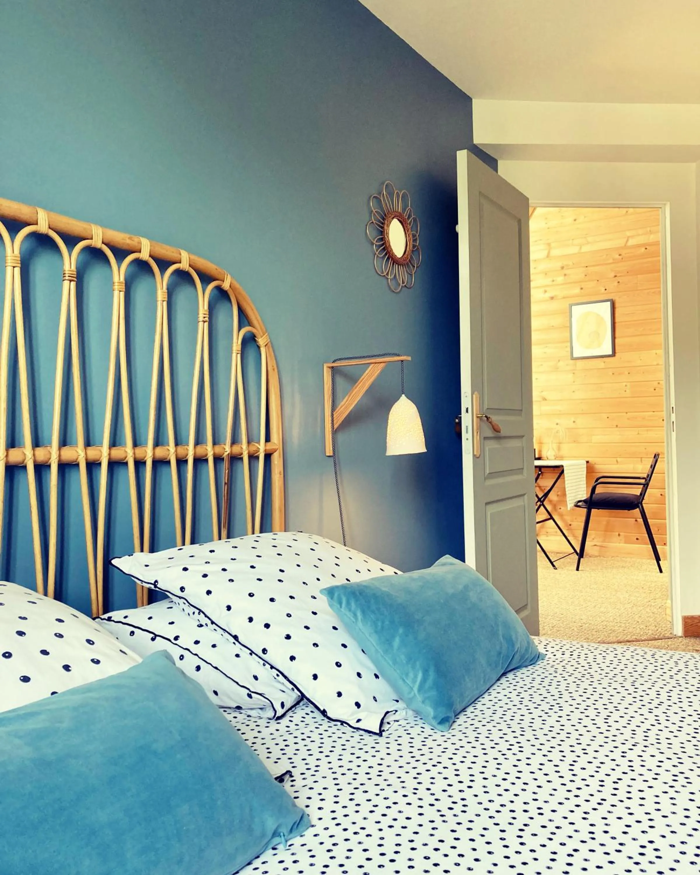 Photo of the whole room in Léhontine