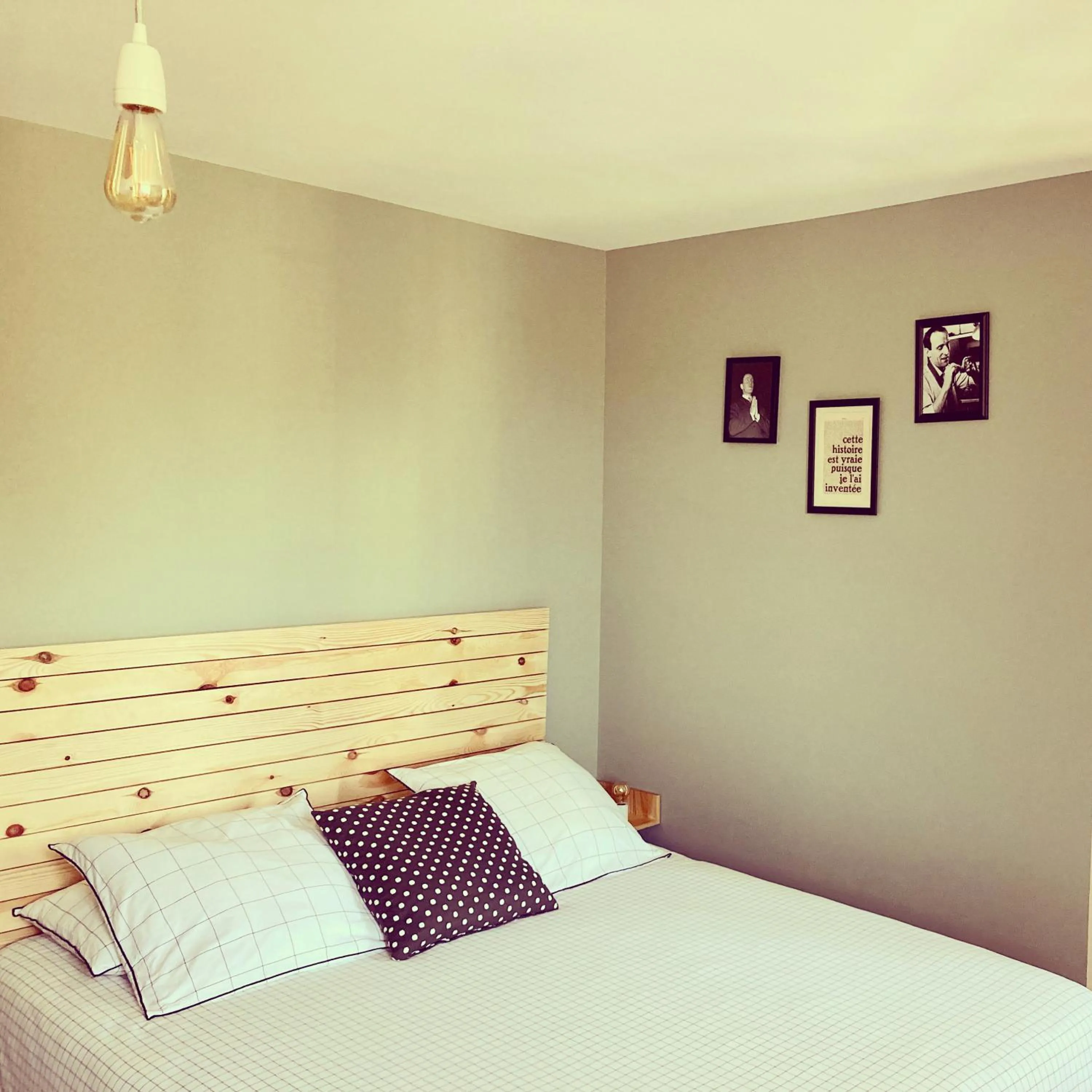 Photo of the whole room in Léhontine