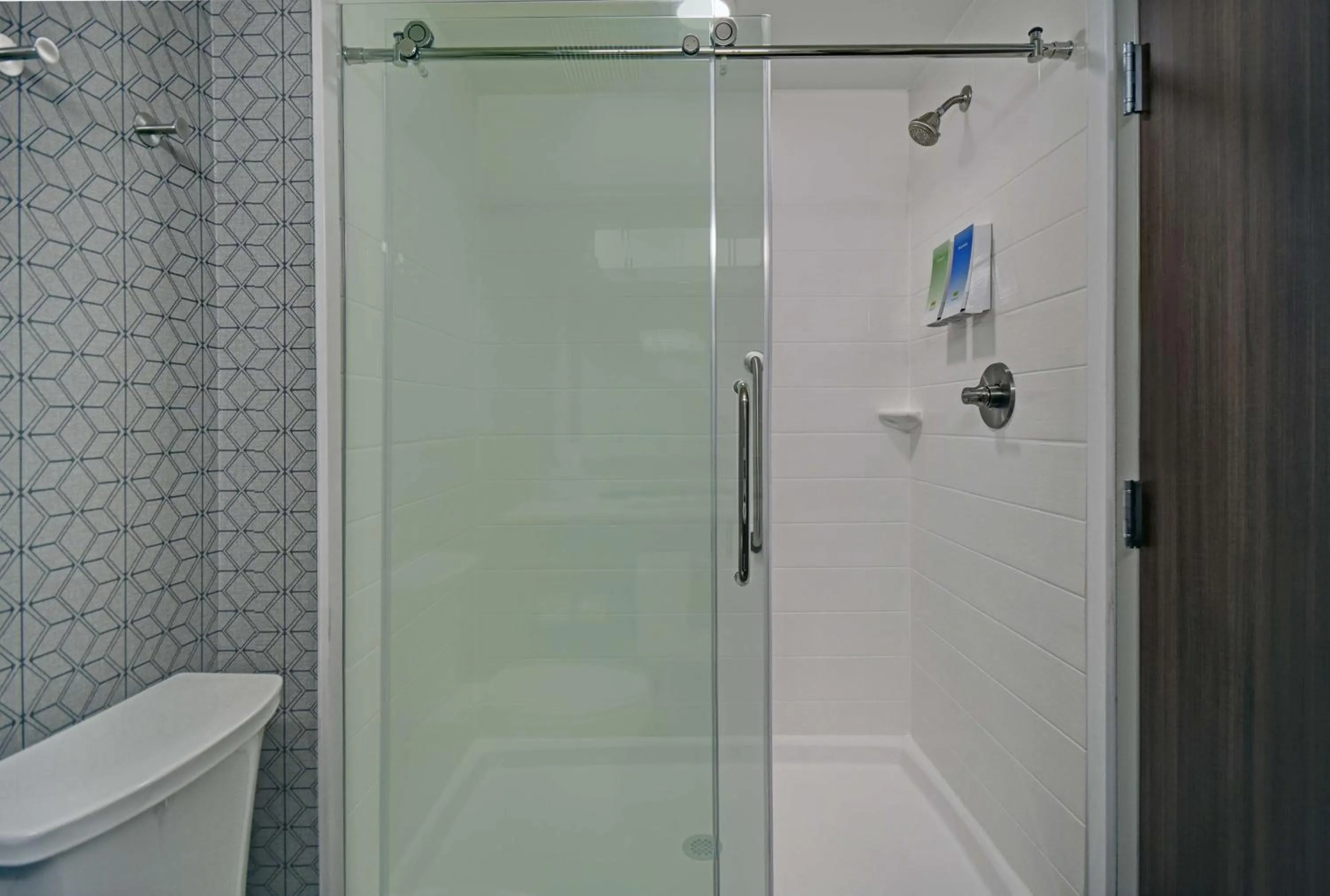 Bathroom in Home2 Suites By Hilton Springdale Cincinnati