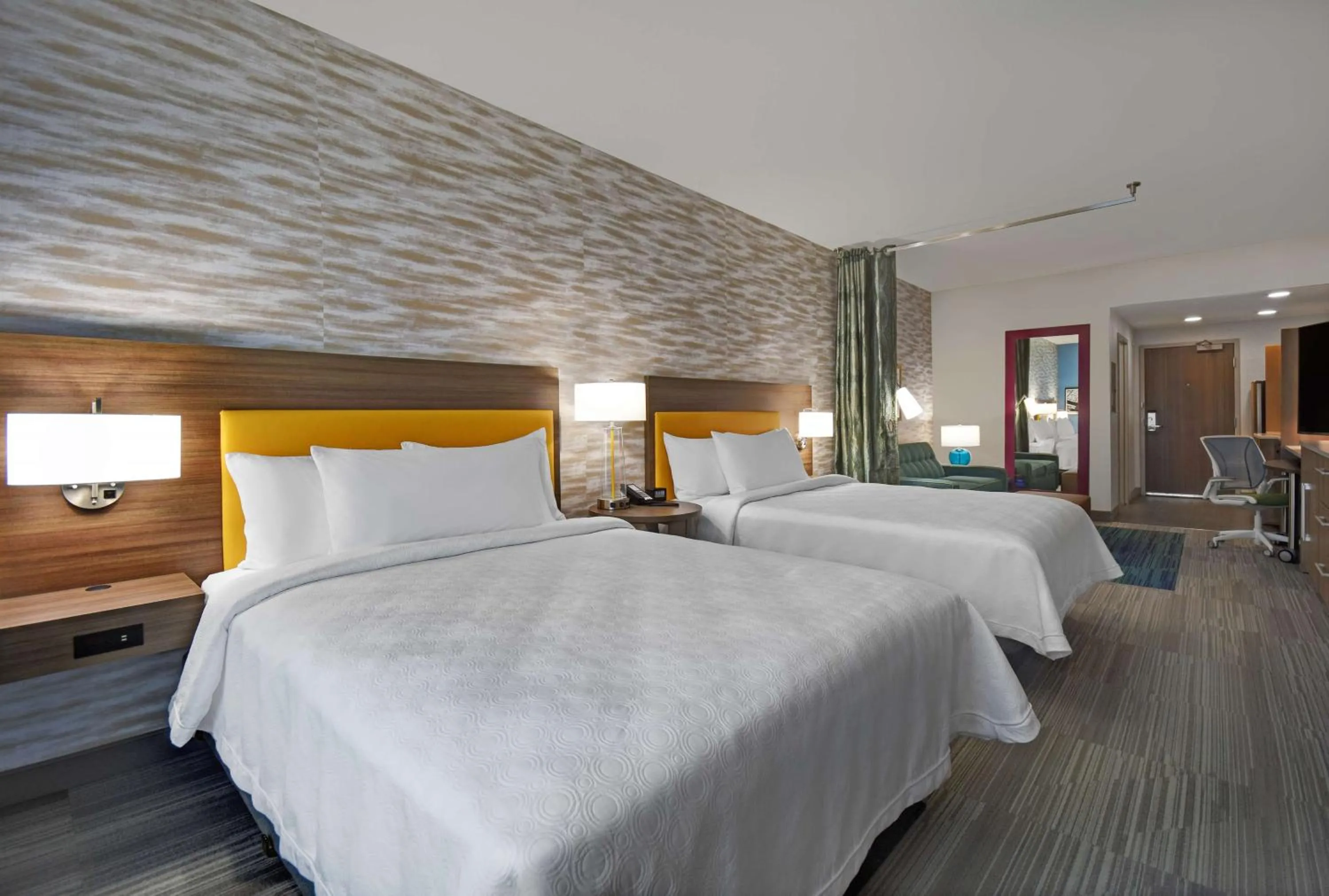 Bed in Home2 Suites By Hilton Springdale Cincinnati