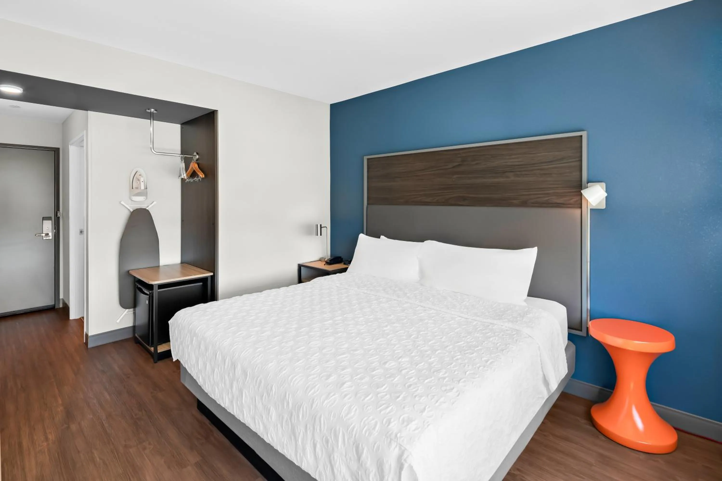 Bedroom, Bed in Tru By Hilton Spokane Valley, Wa