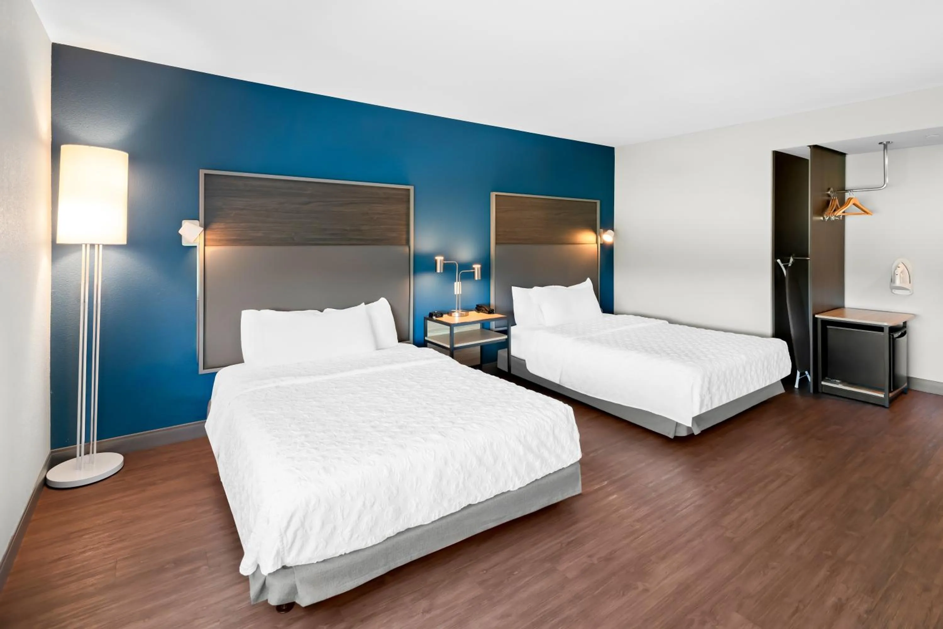 Bedroom, Bed in Tru By Hilton Spokane Valley, Wa