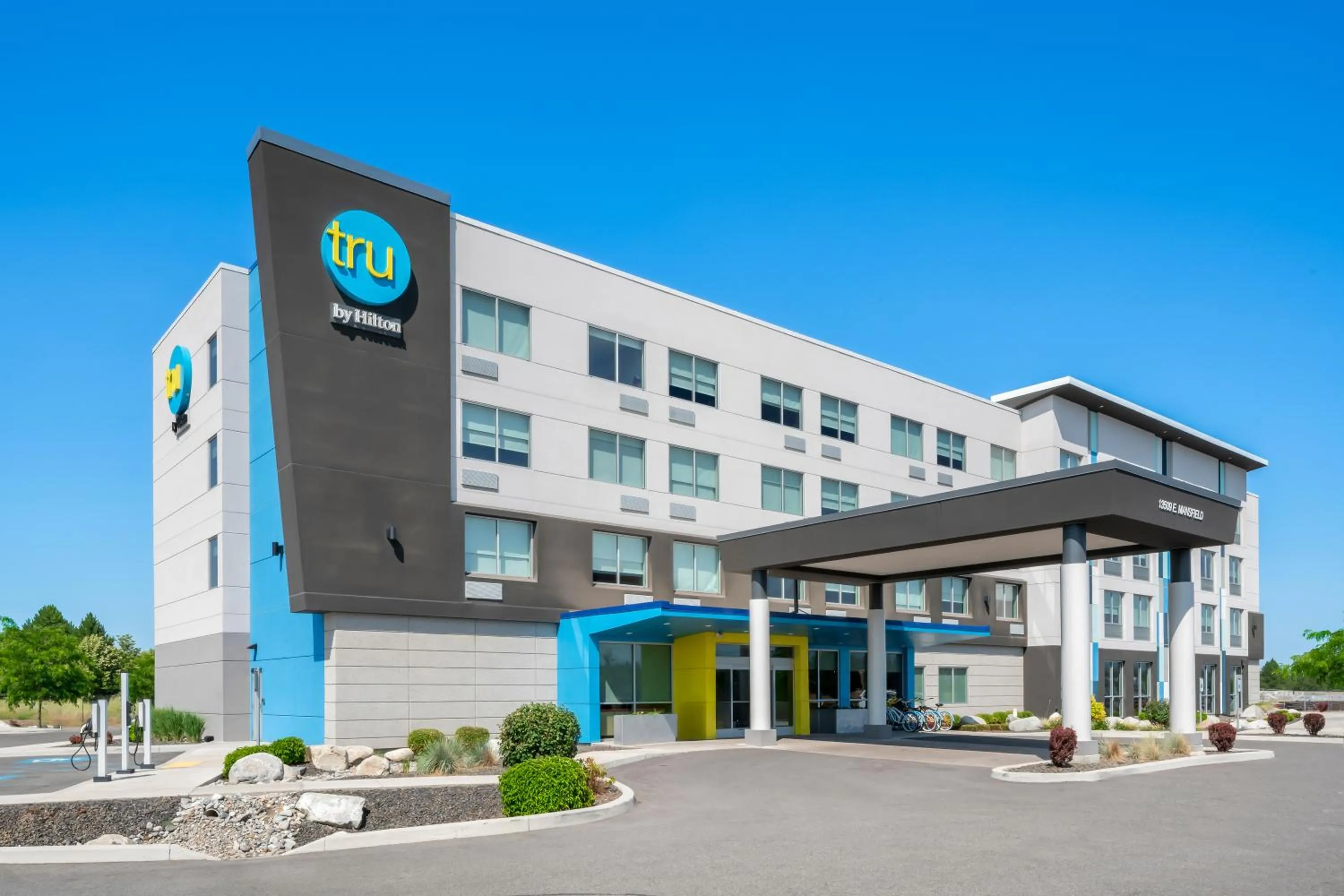 Property building in Tru By Hilton Spokane Valley, Wa