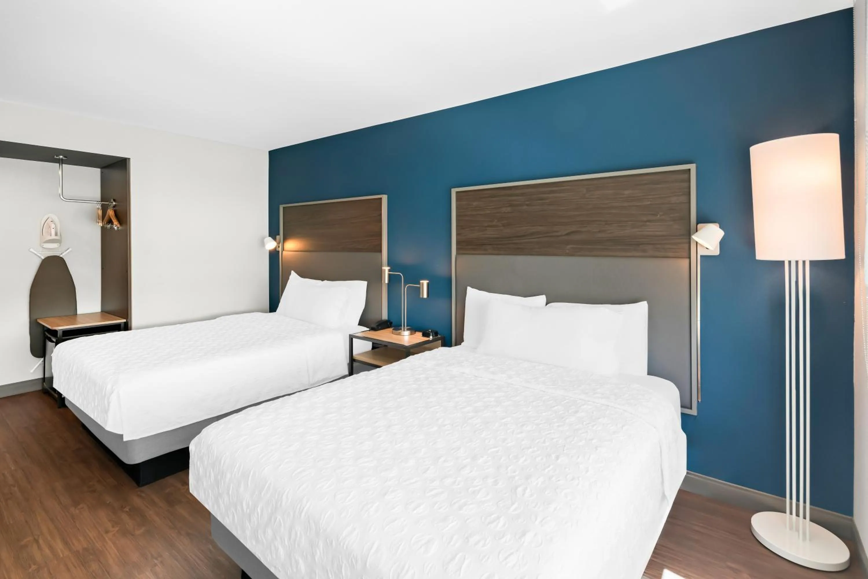 Bedroom, Bed in Tru By Hilton Spokane Valley, Wa