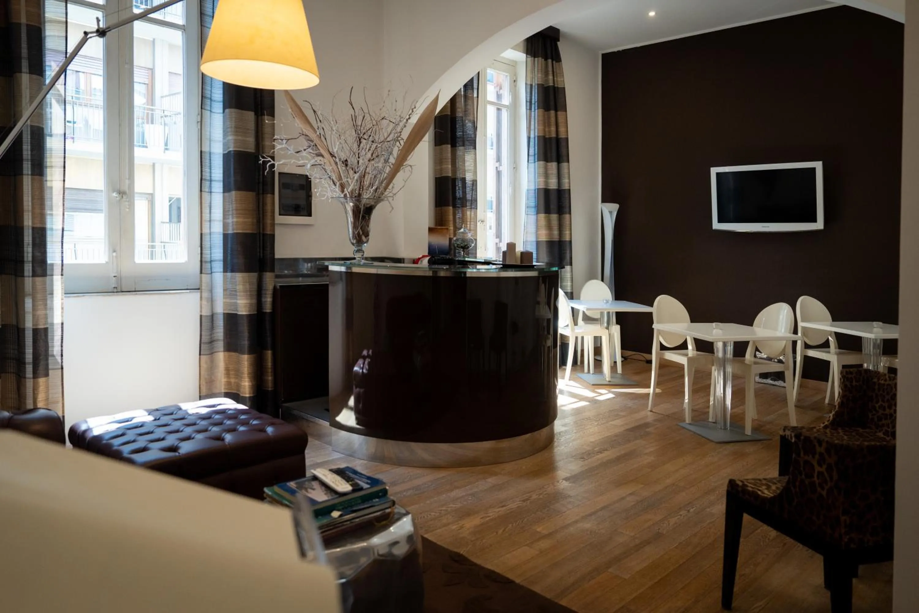 Suite 70 Luxury Collection