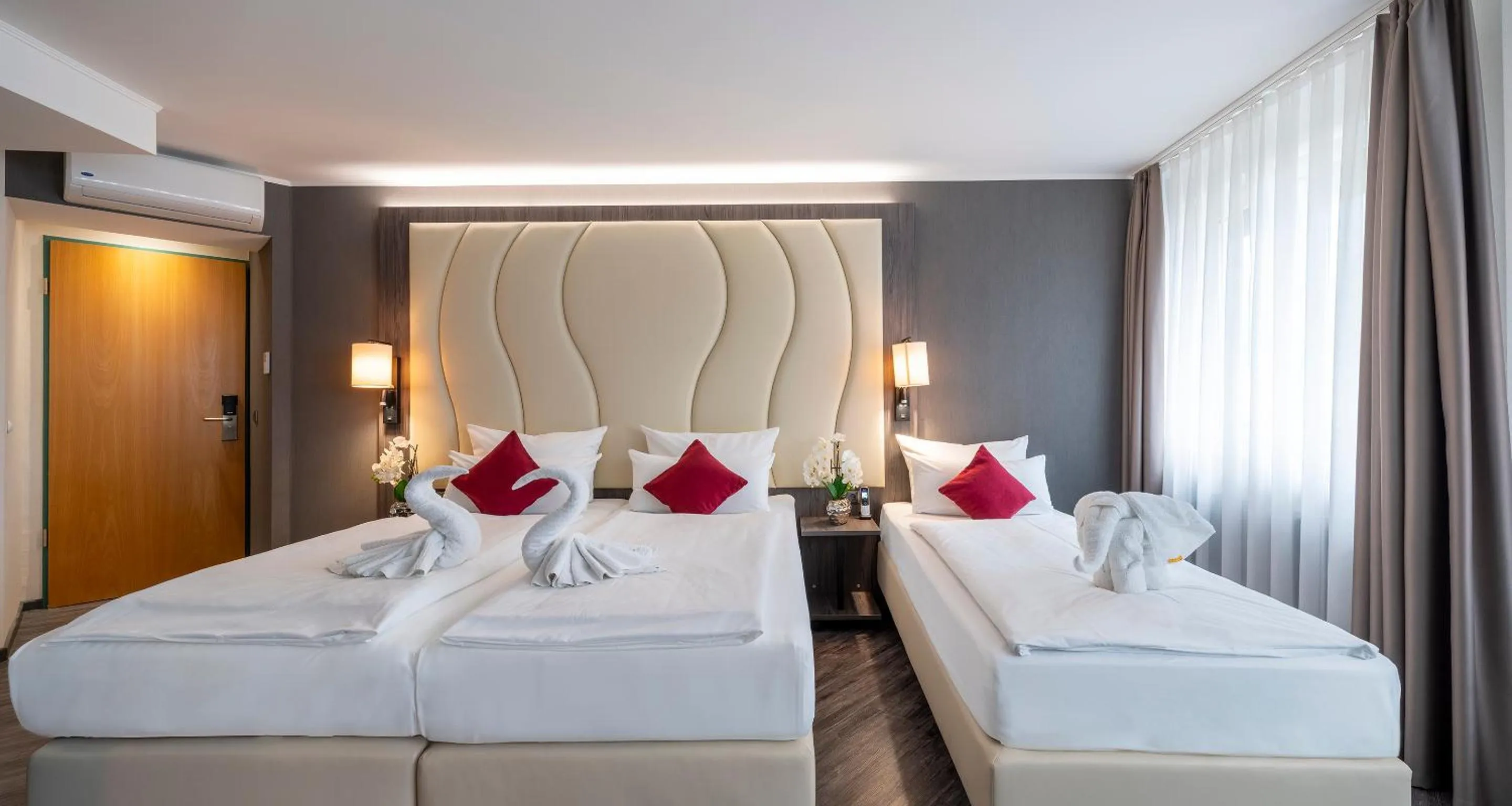 Bed in PLAZA INN Blankenburg Ditzingen, Sure Hotel Collection