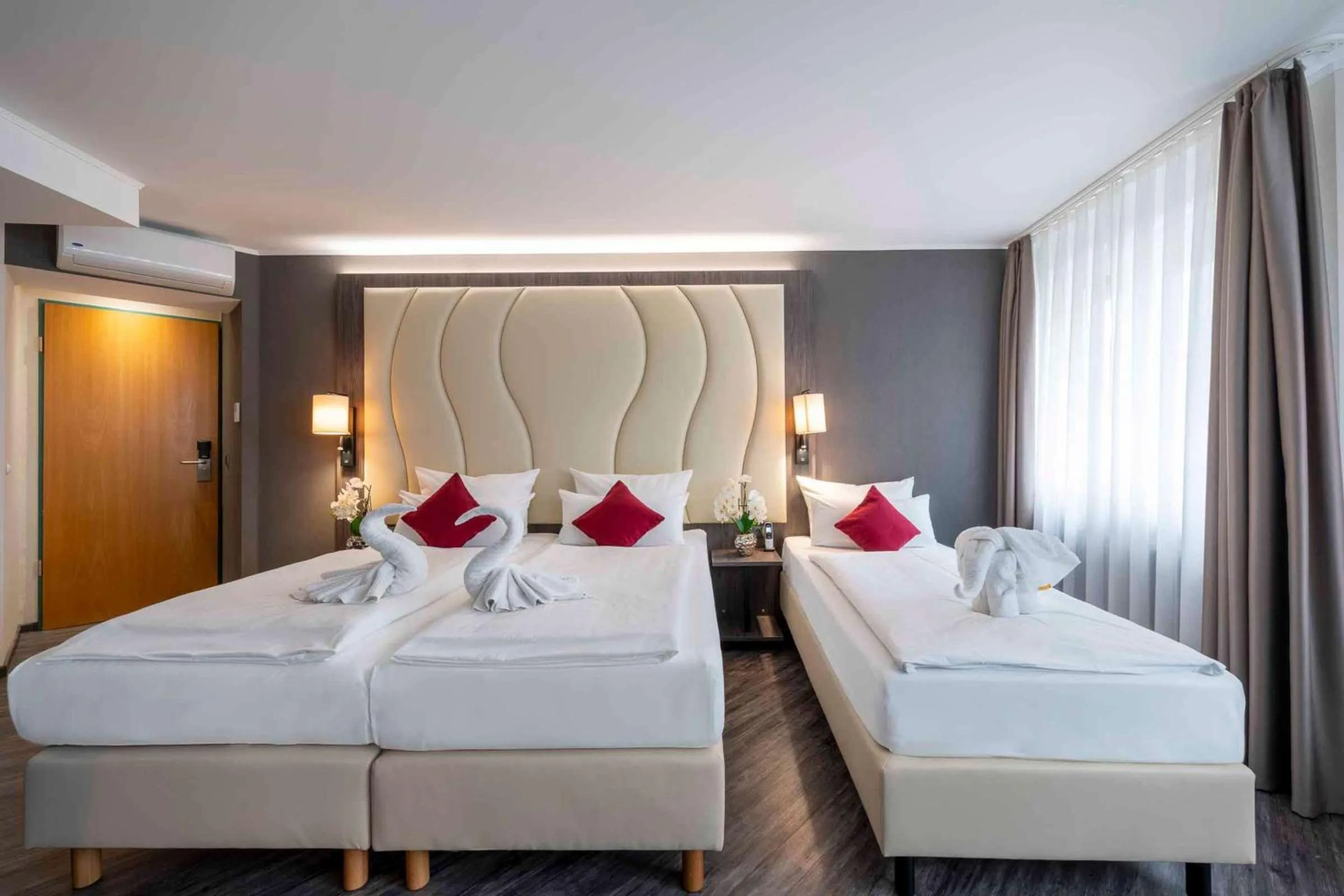 Bedroom, Bed in PLAZA INN Blankenburg Ditzingen, Sure Hotel Collection