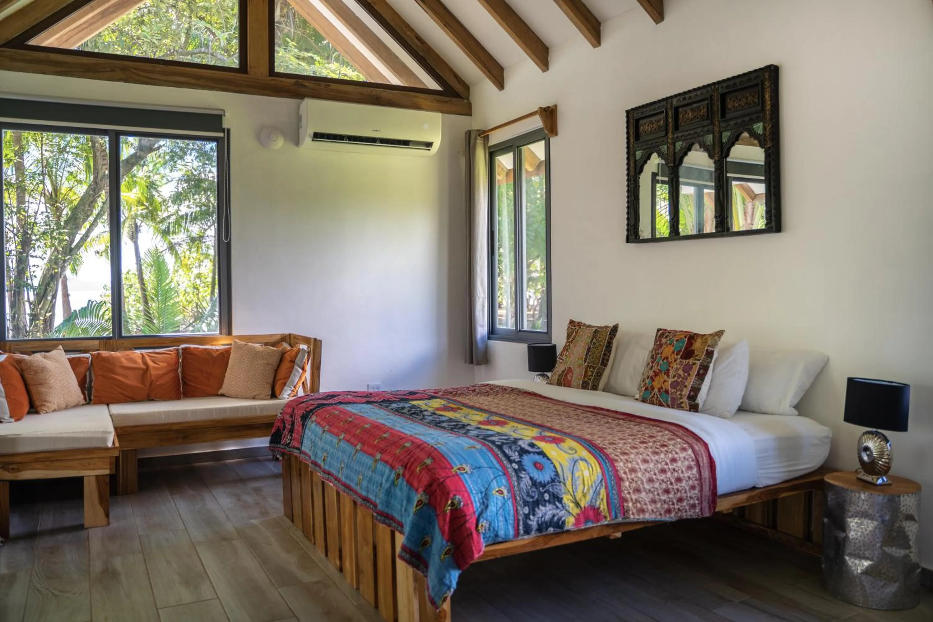 Bed in Catalina's Hideaway