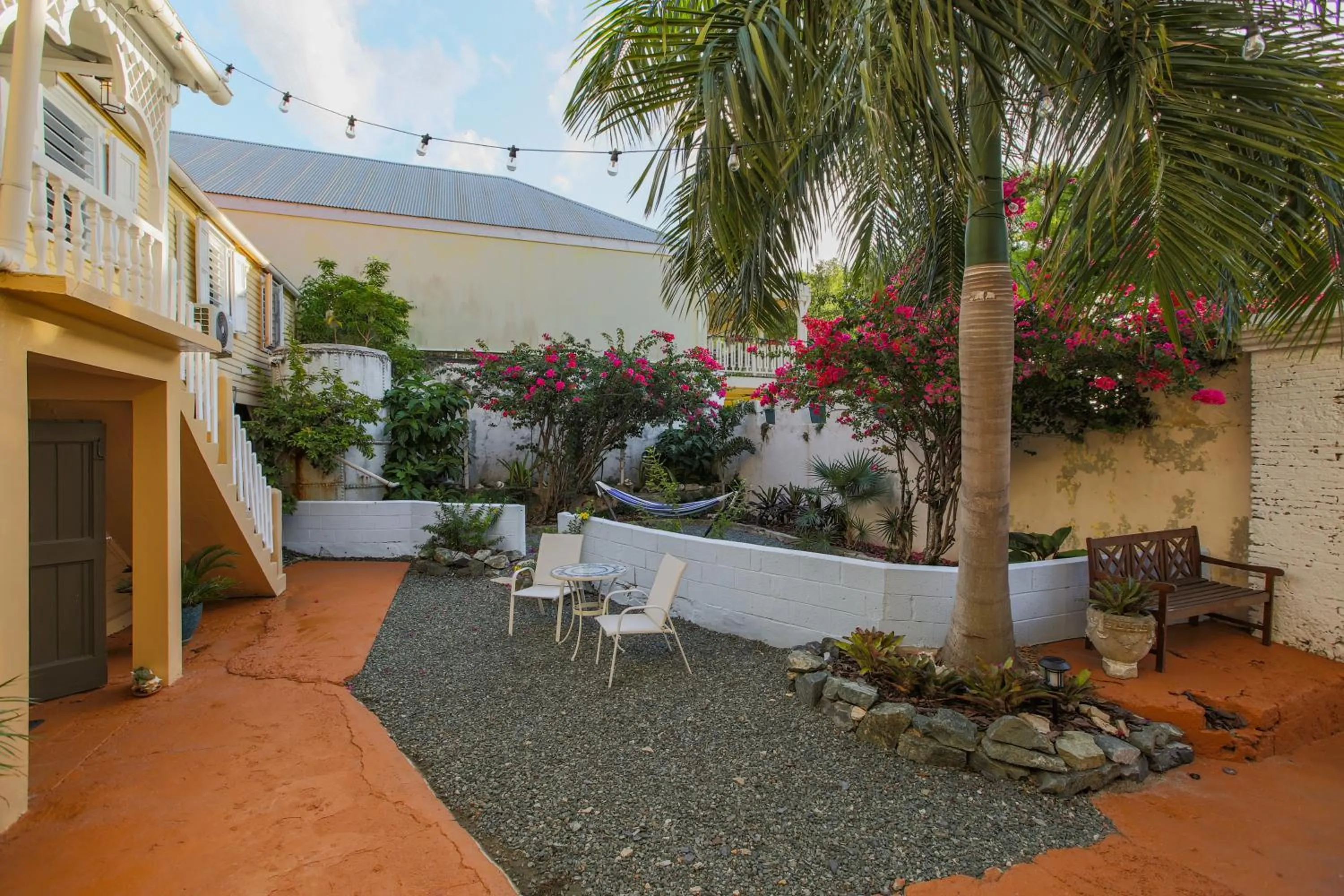 Inner courtyard view in Victoria House