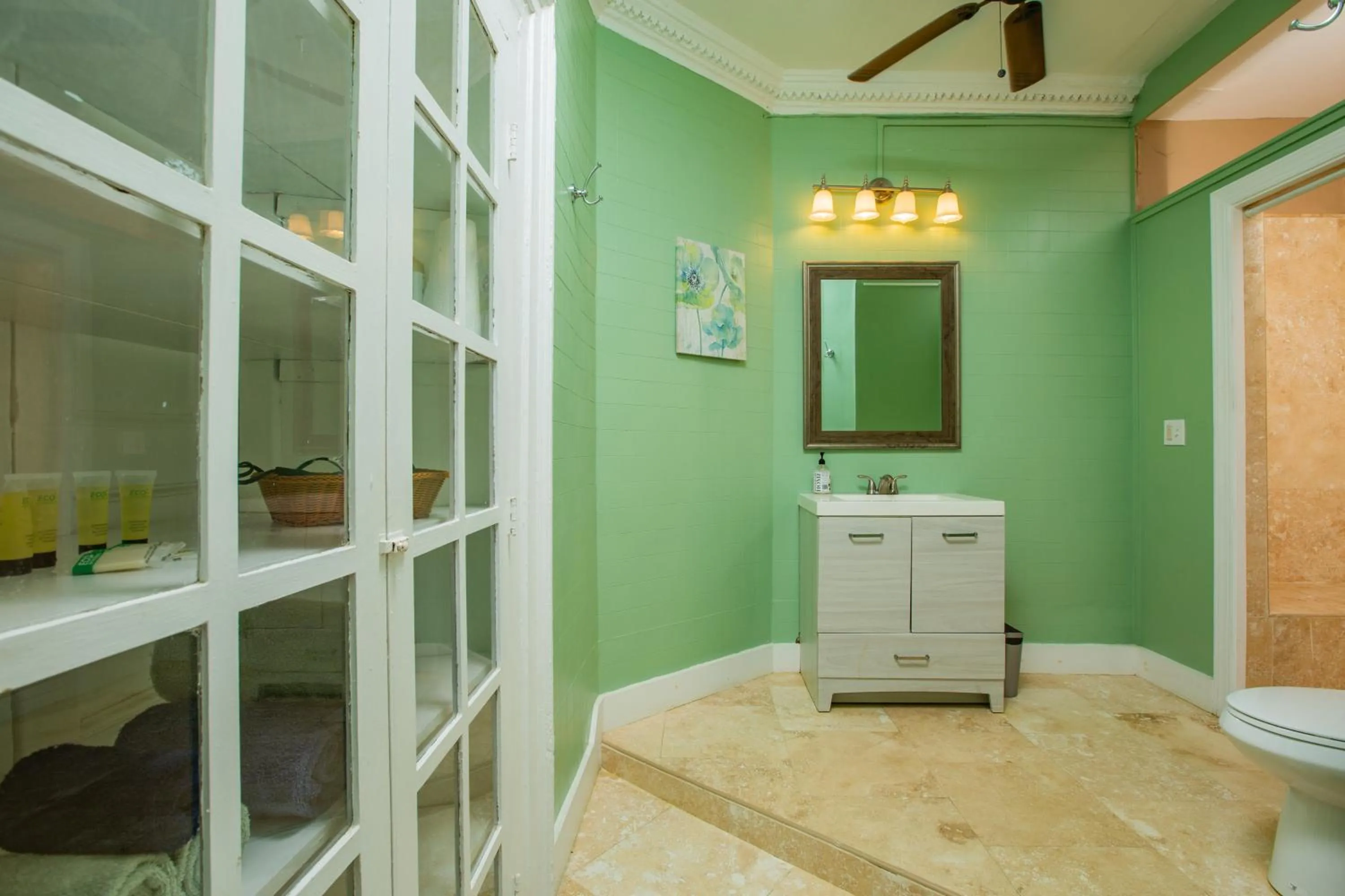 Bathroom in Victoria House