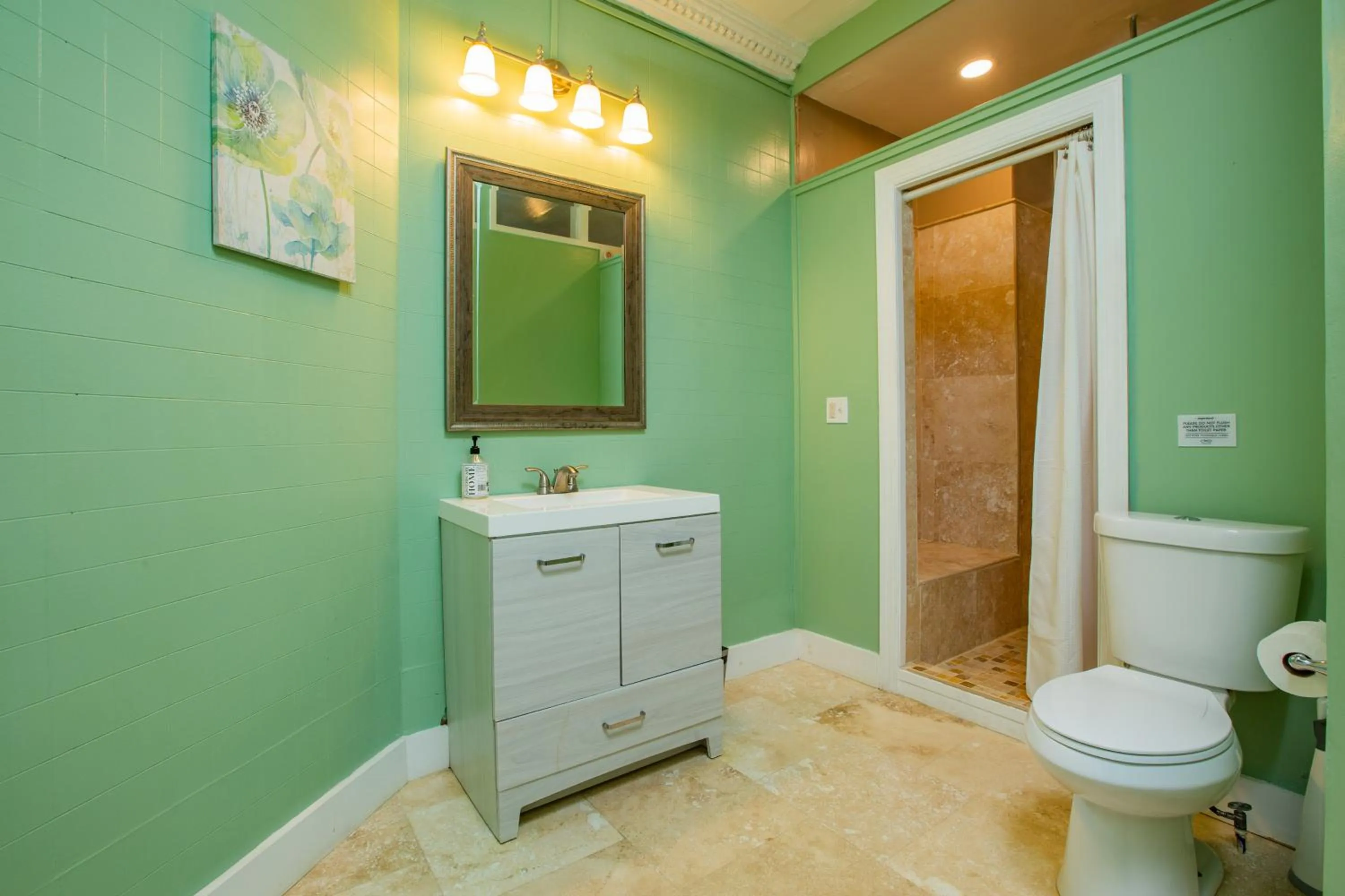 Bathroom in Victoria House