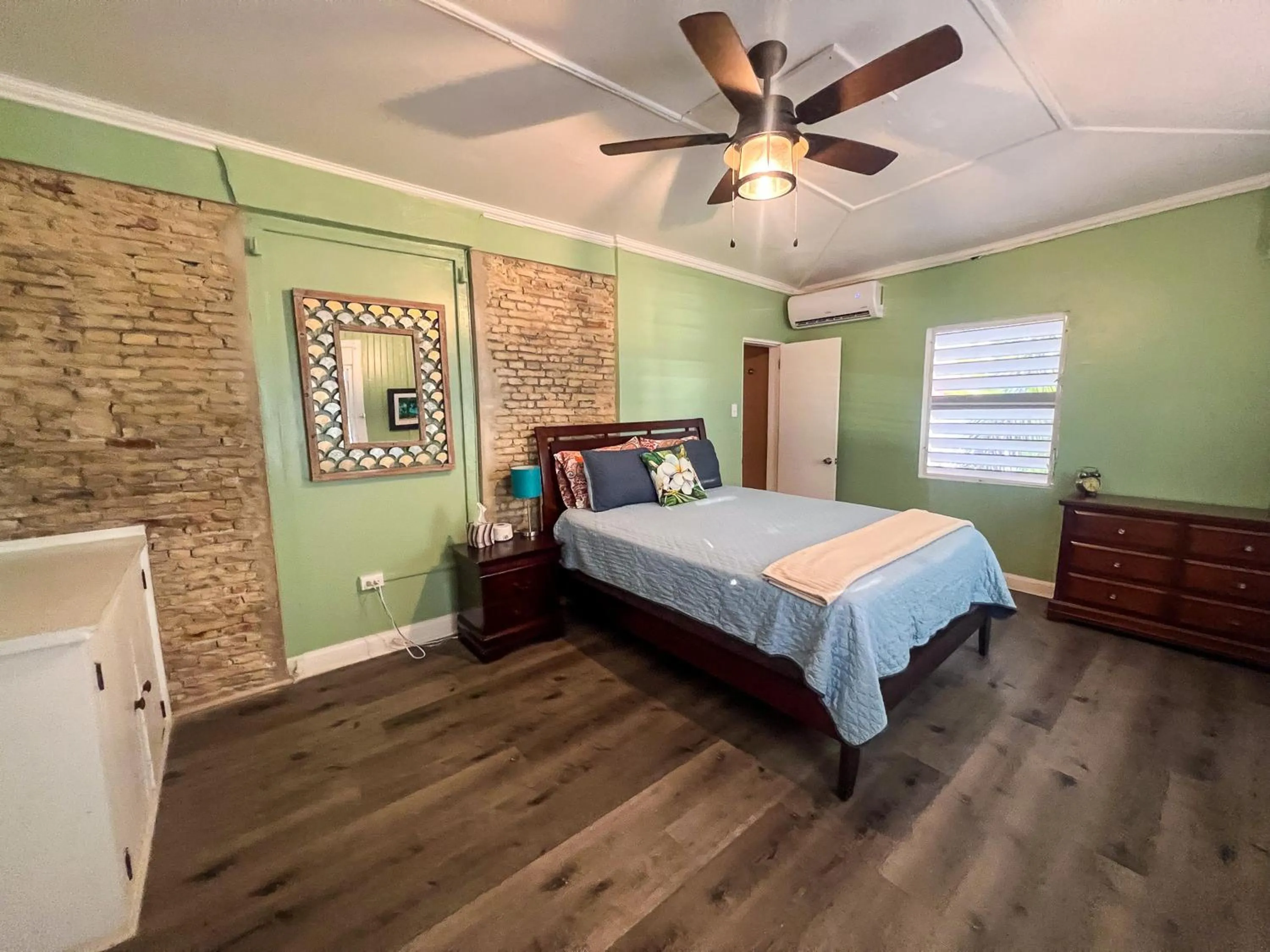 Bedroom, Bed in Victoria House