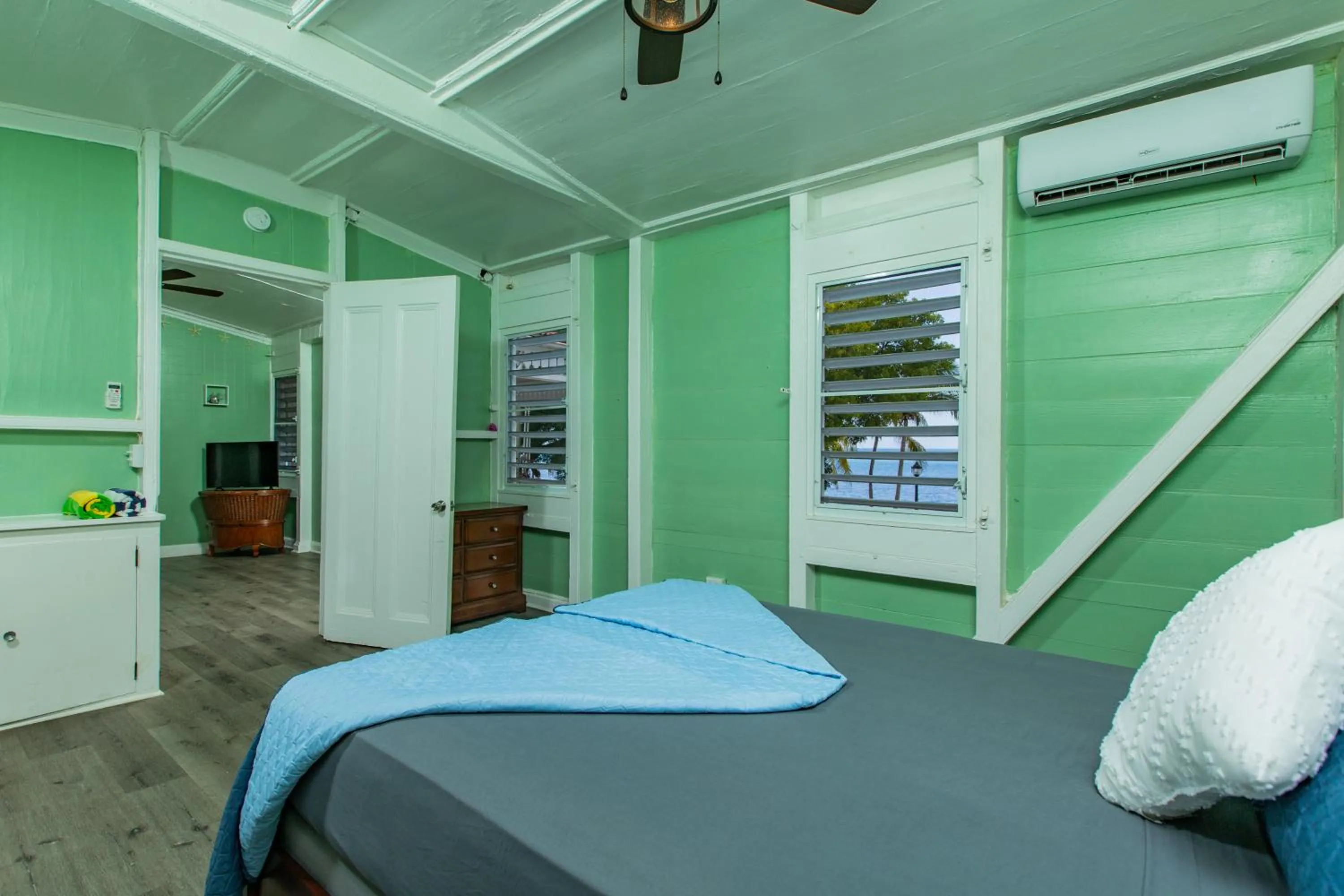 Bedroom, Bed in Victoria House