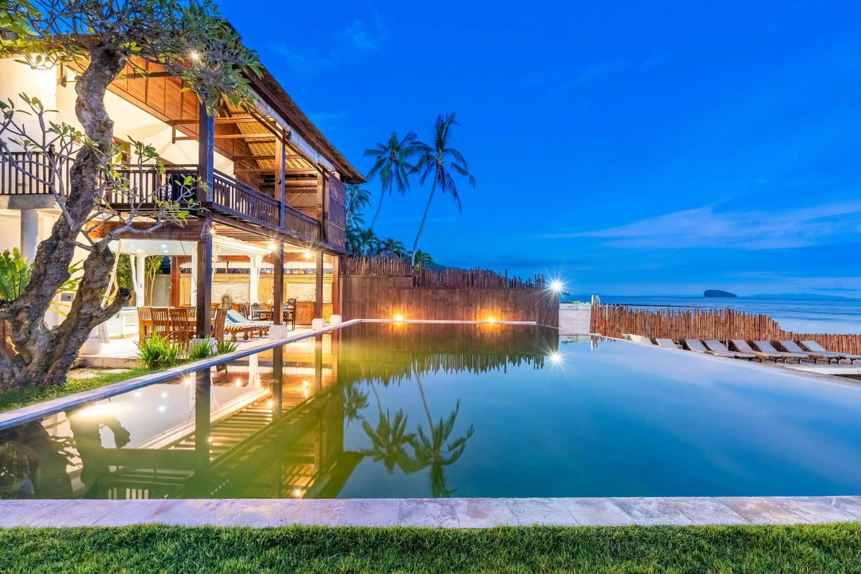 Night in The Village of Angels