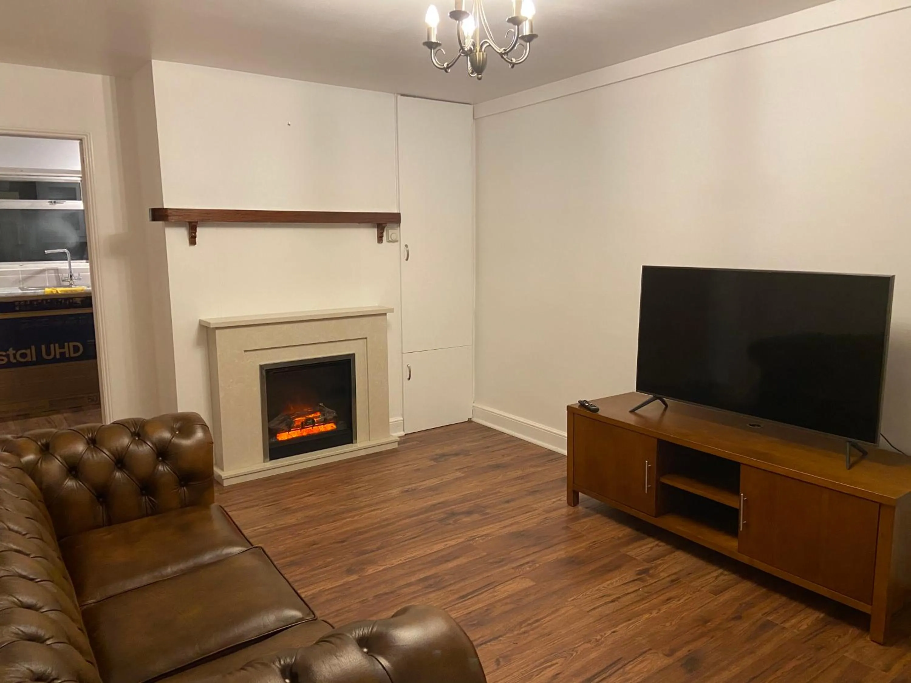 Charming Victoria Conversion Flat in Brentwood with a Garden & Free Parking