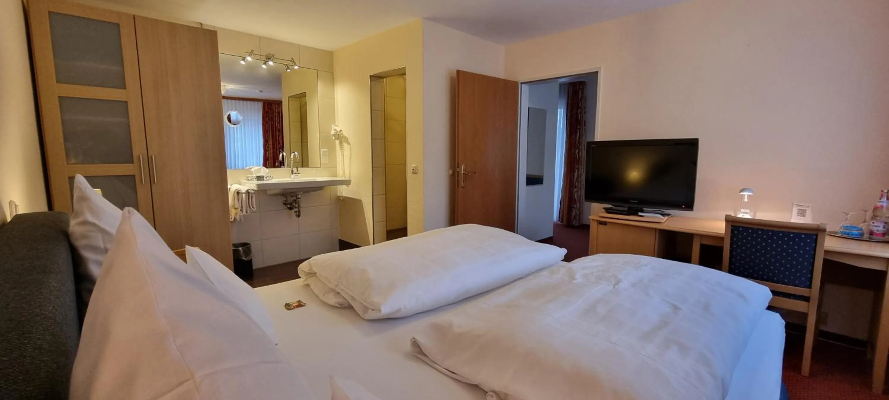 Photo of the whole room, Bed in Hotel Magdalenenhof inklusive MeineCardPlus