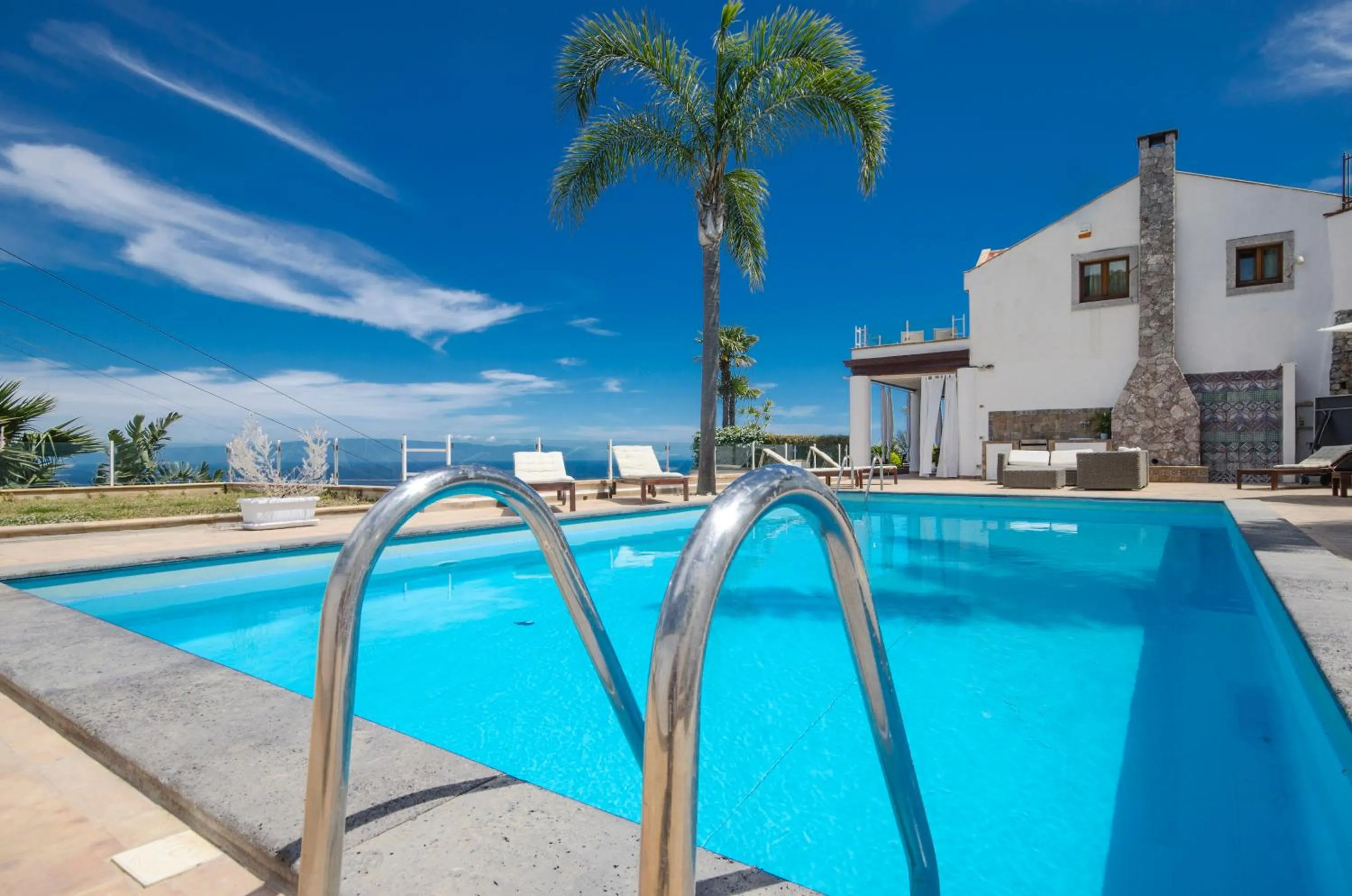 Sea view in Villa Zagara Garden Spectacular Sea View in Taormina