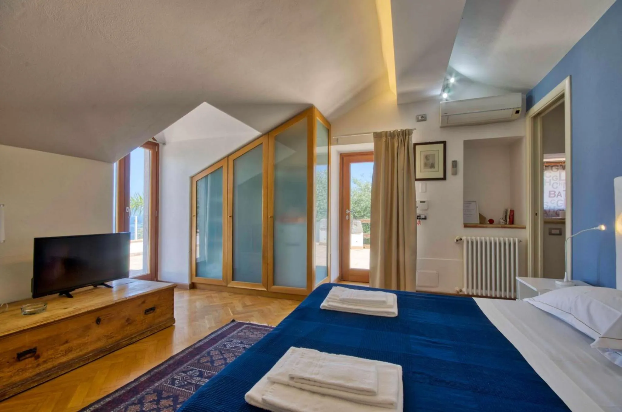 Bed in Villa Zagara Garden Spectacular Sea View in Taormina