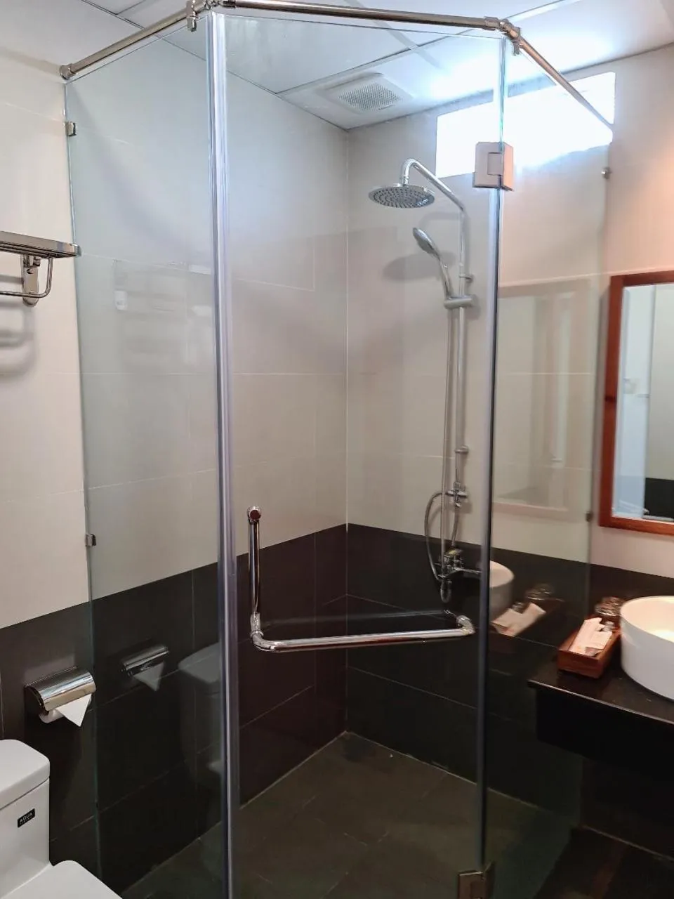 Bathroom in Ocean View Quy Nhon Hotel