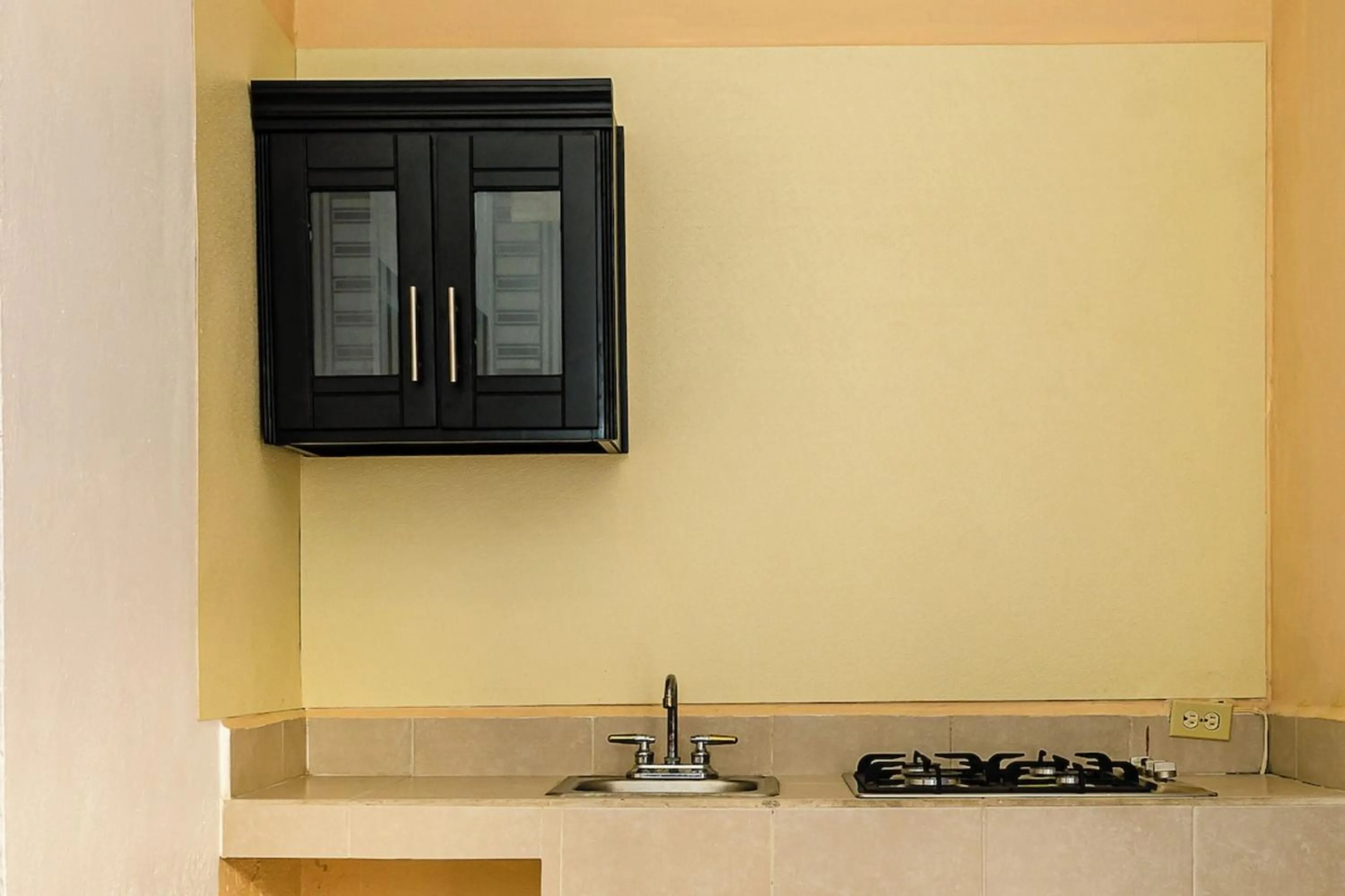 kitchen in OYO Hotel Cabo Del Sur, Cabo San Lucas