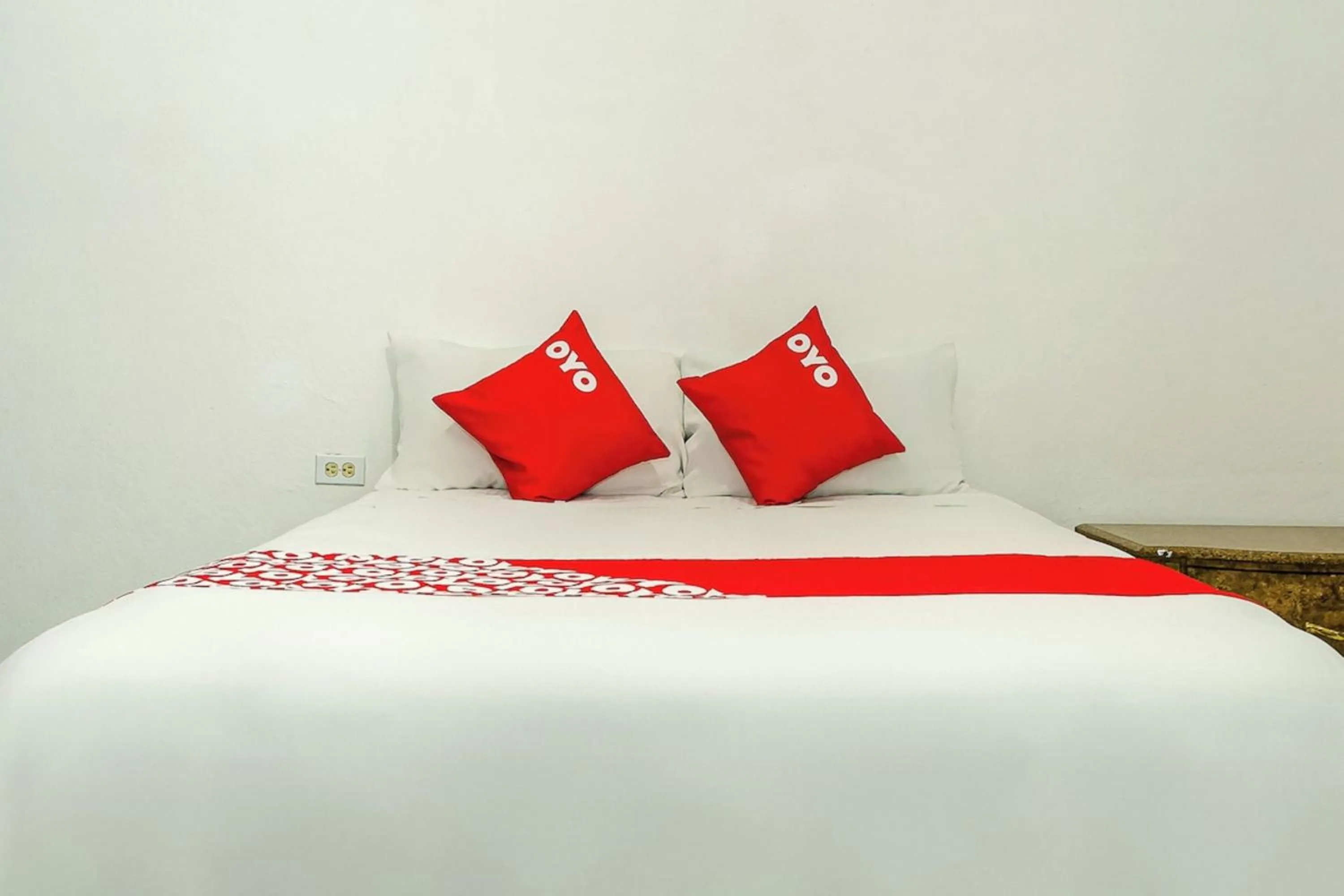 Bedroom, Bed in OYO Hotel Cabo Del Sur, Cabo San Lucas