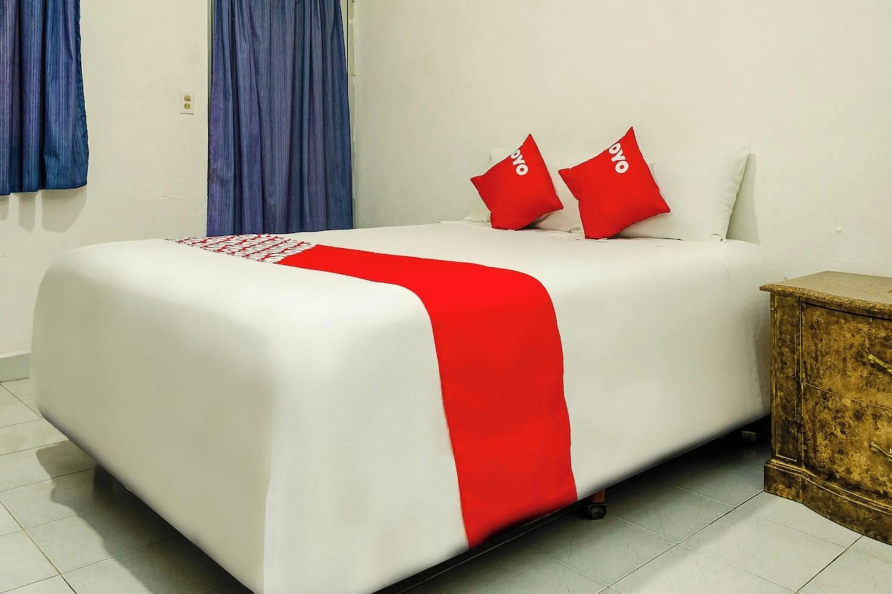 Bedroom, Bed in OYO Hotel Cabo Del Sur, Cabo San Lucas